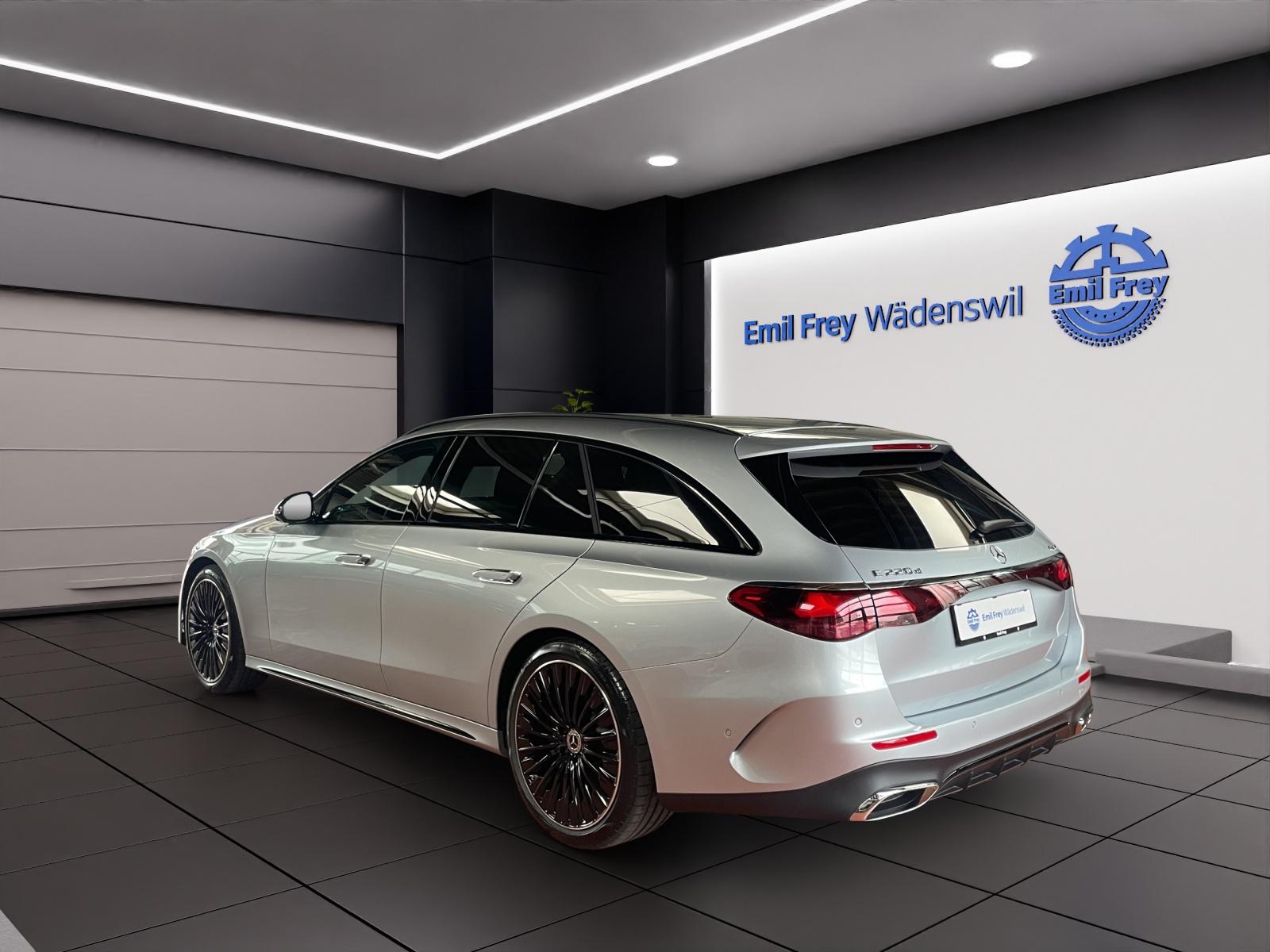 MERCEDES-BENZ E 220 d 4MATIC T-Modell AMG Line-image-2