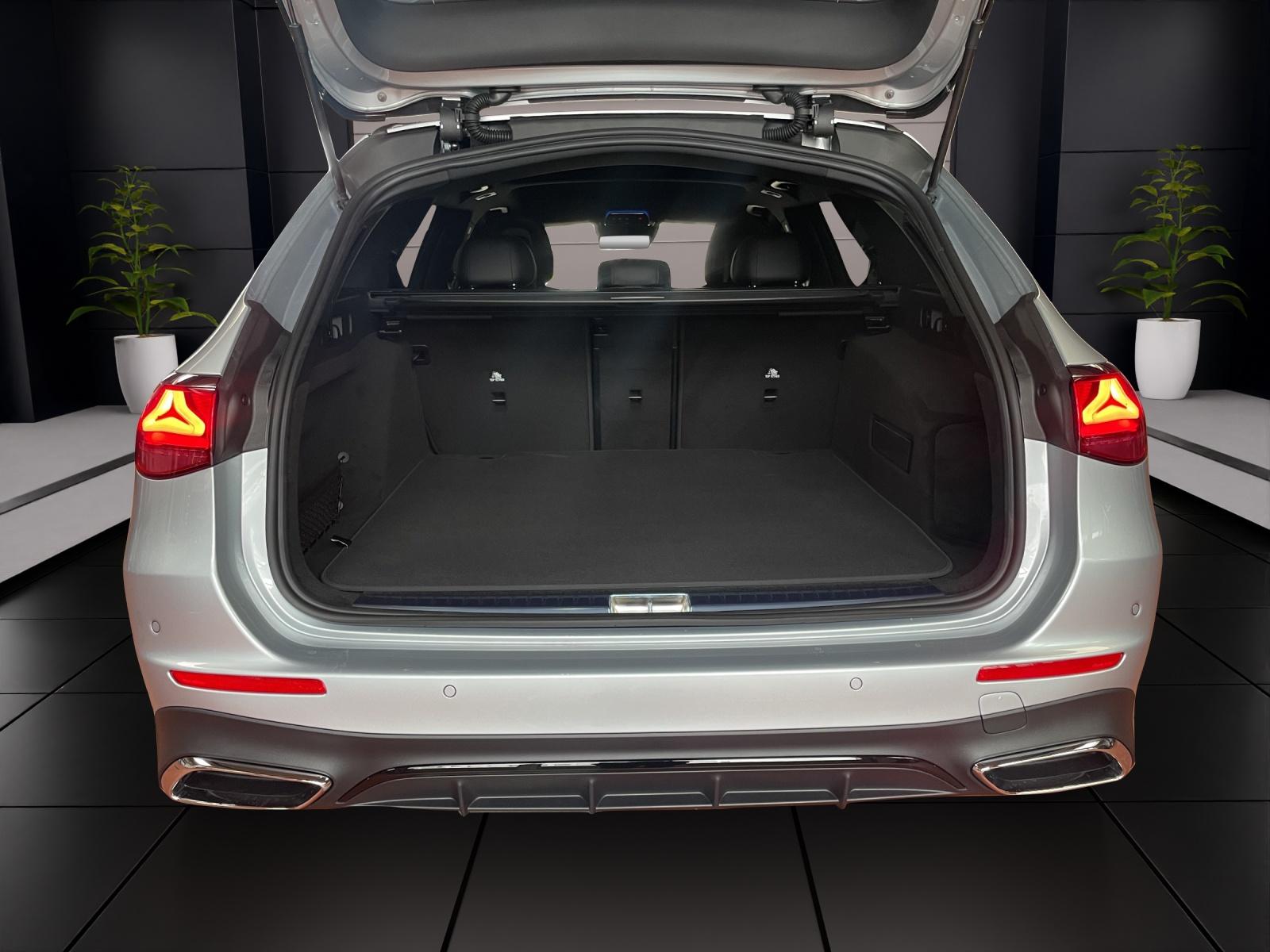 MERCEDES-BENZ E 220 d 4MATIC T-Modell AMG Line-image-8