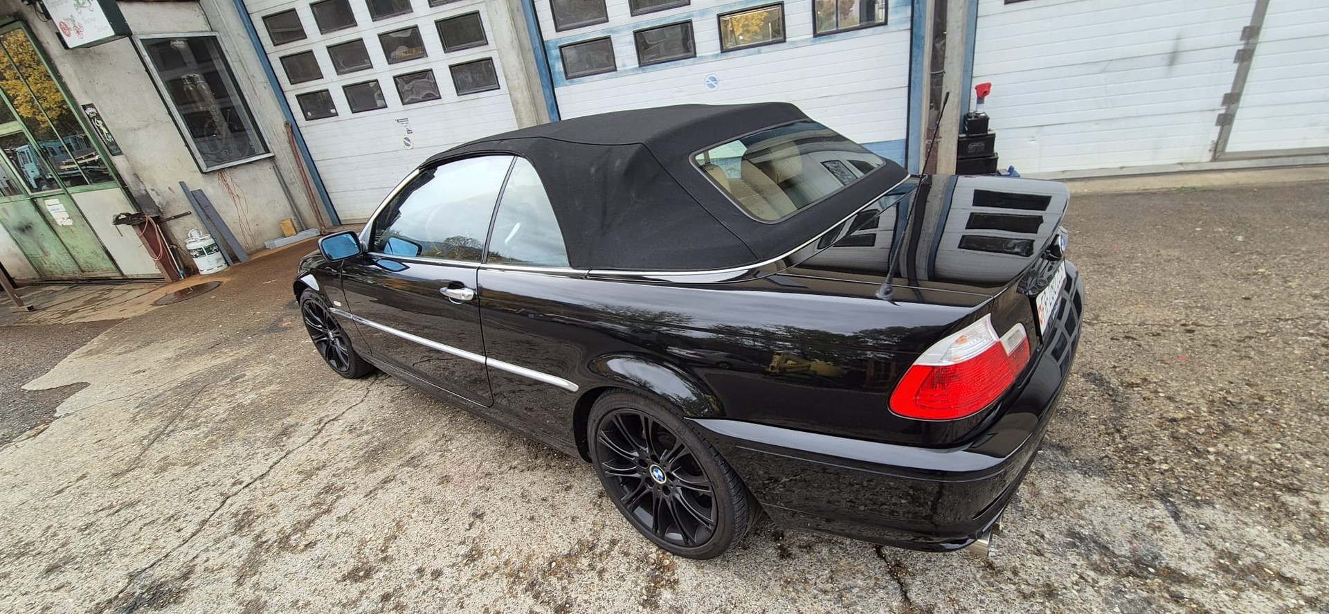 BMW 325Ci Cabriolet-image-3