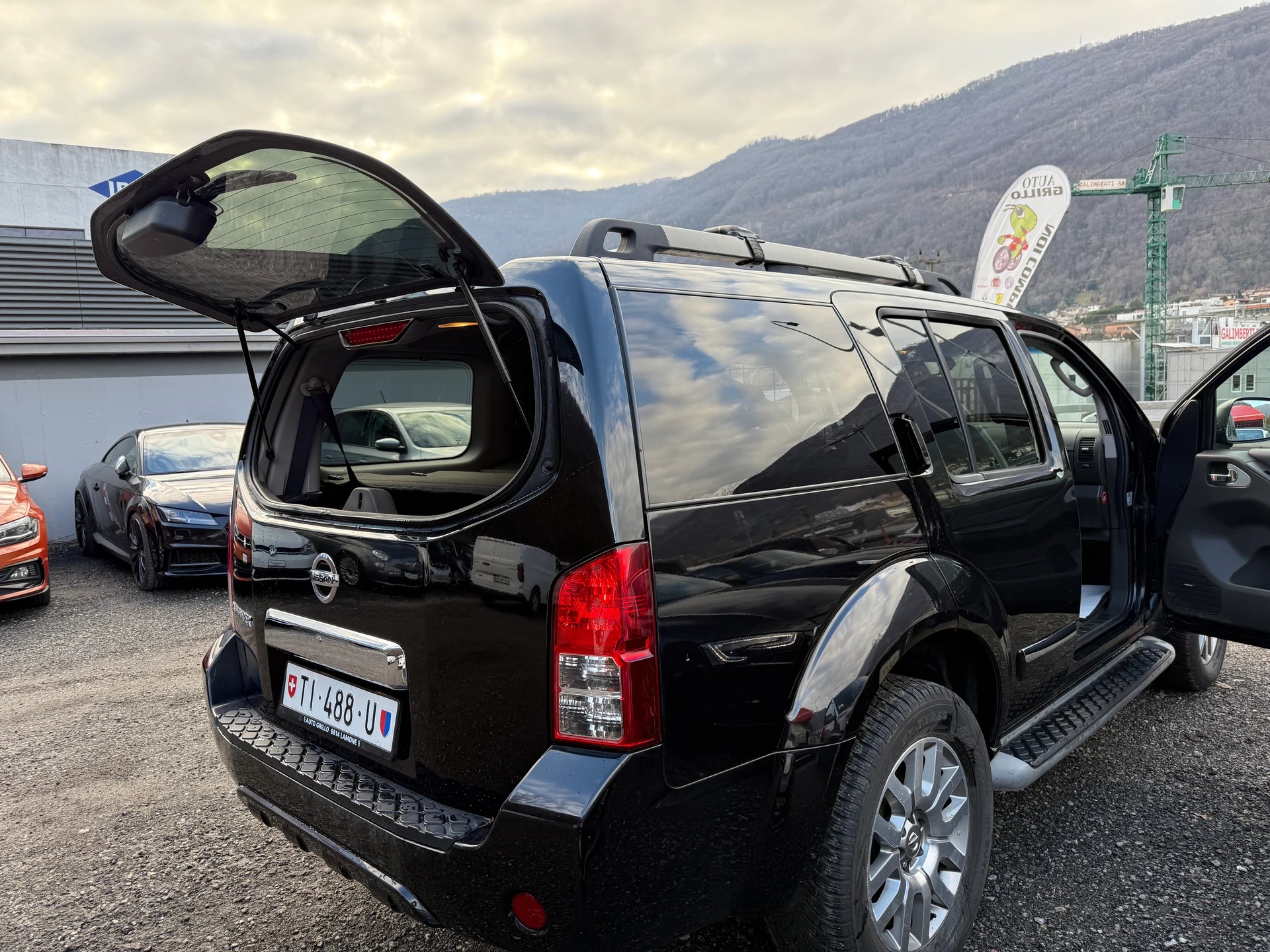 NISSAN Pathfinder 3.0 dCi LE Automatic-image-4