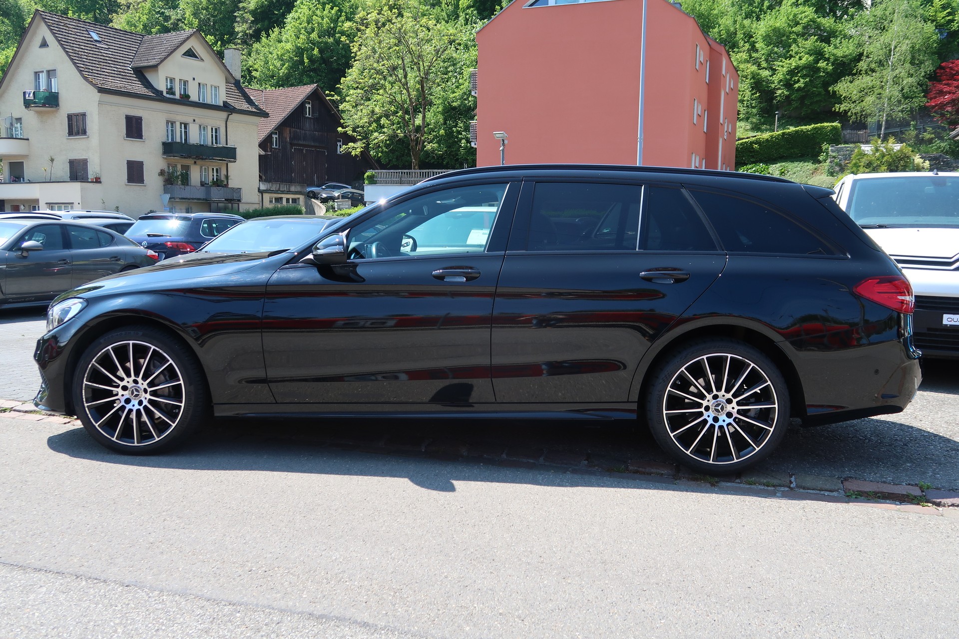 MERCEDES-BENZ C 200 AMG Line 4Matic 9G-Tronic-image-5