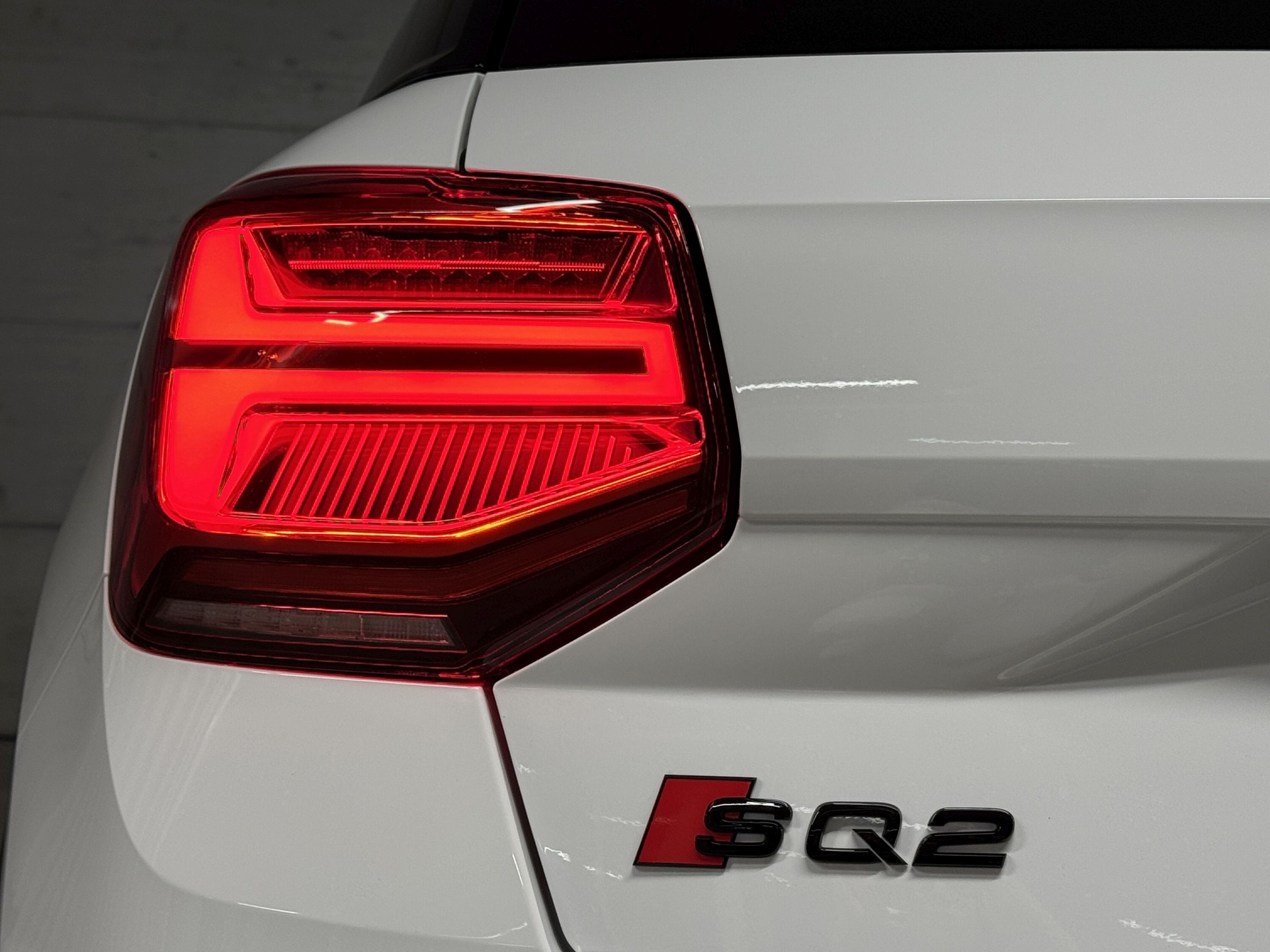 AUDI SQ2 TFSI quattro S-tronic-image-4