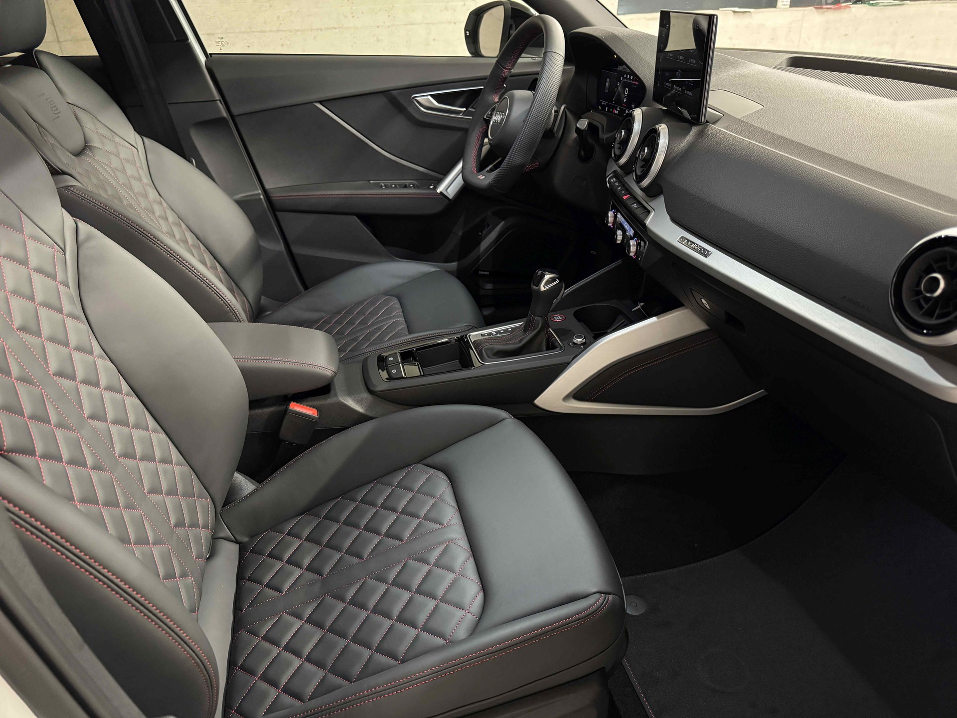 AUDI SQ2 TFSI quattro S-tronic-image-9