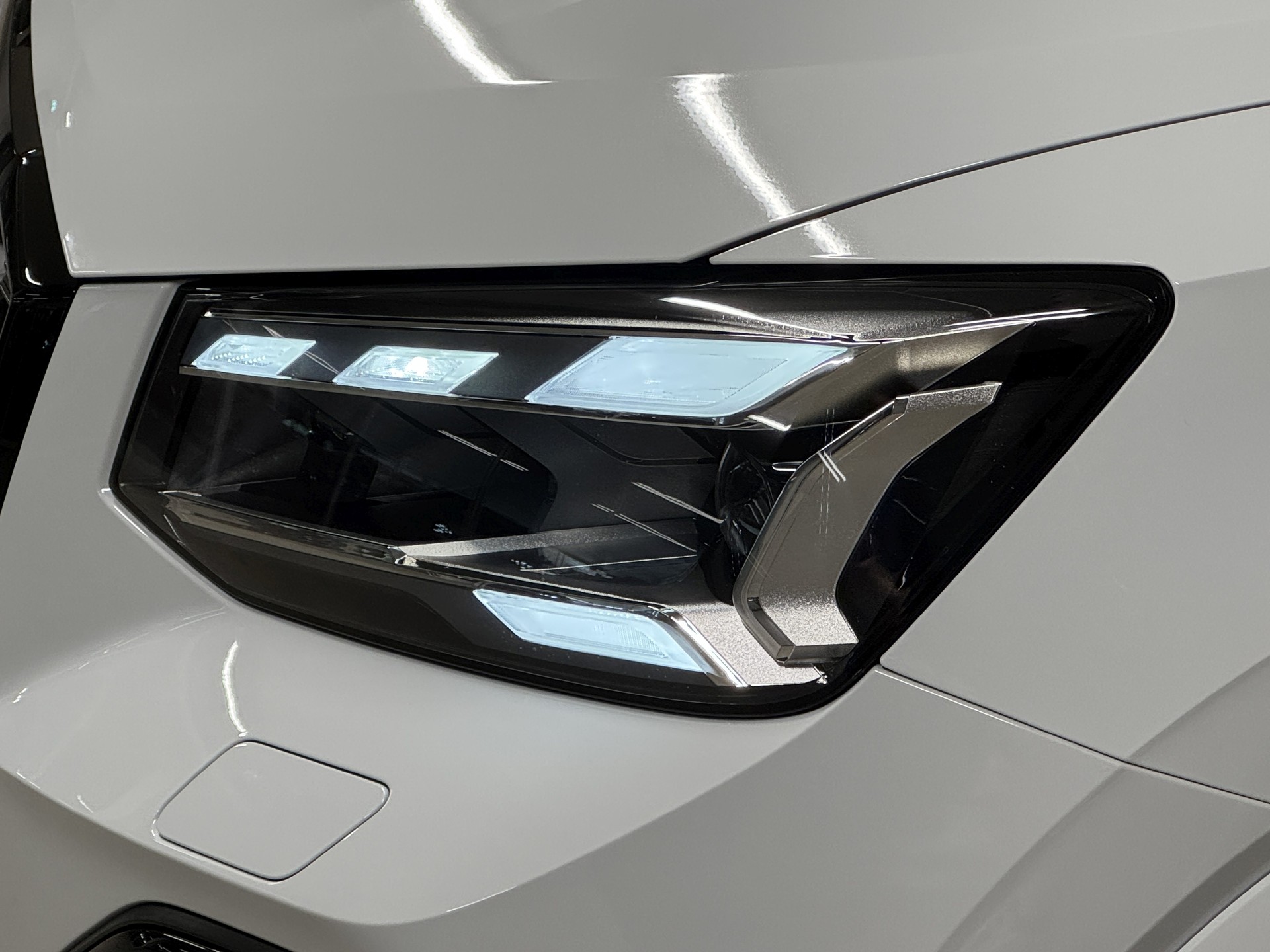 AUDI SQ2 TFSI quattro S-tronic-image-6