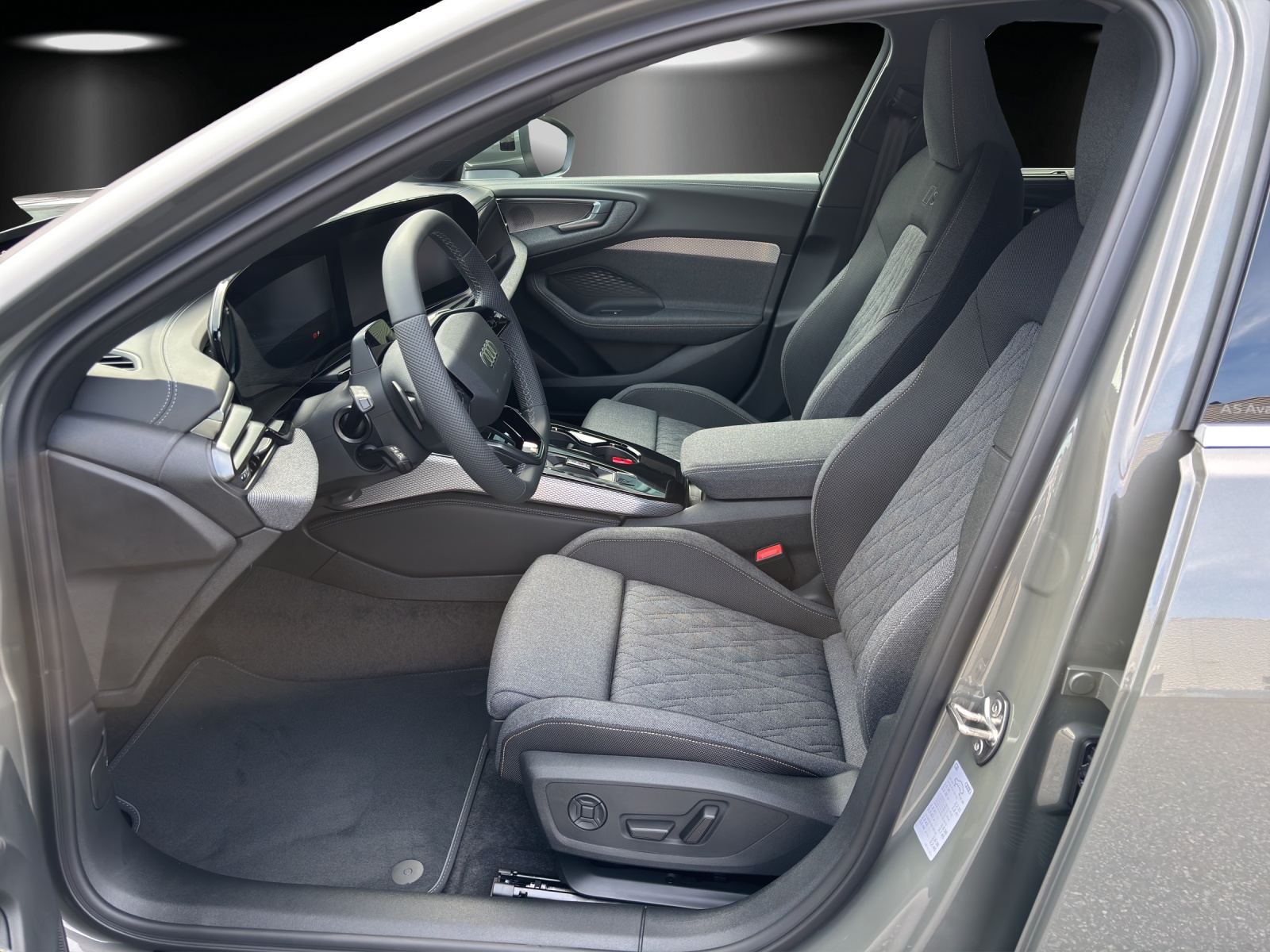 AUDI A5 Avant TDI quattro 150 kW Attraction S tronic-image-9