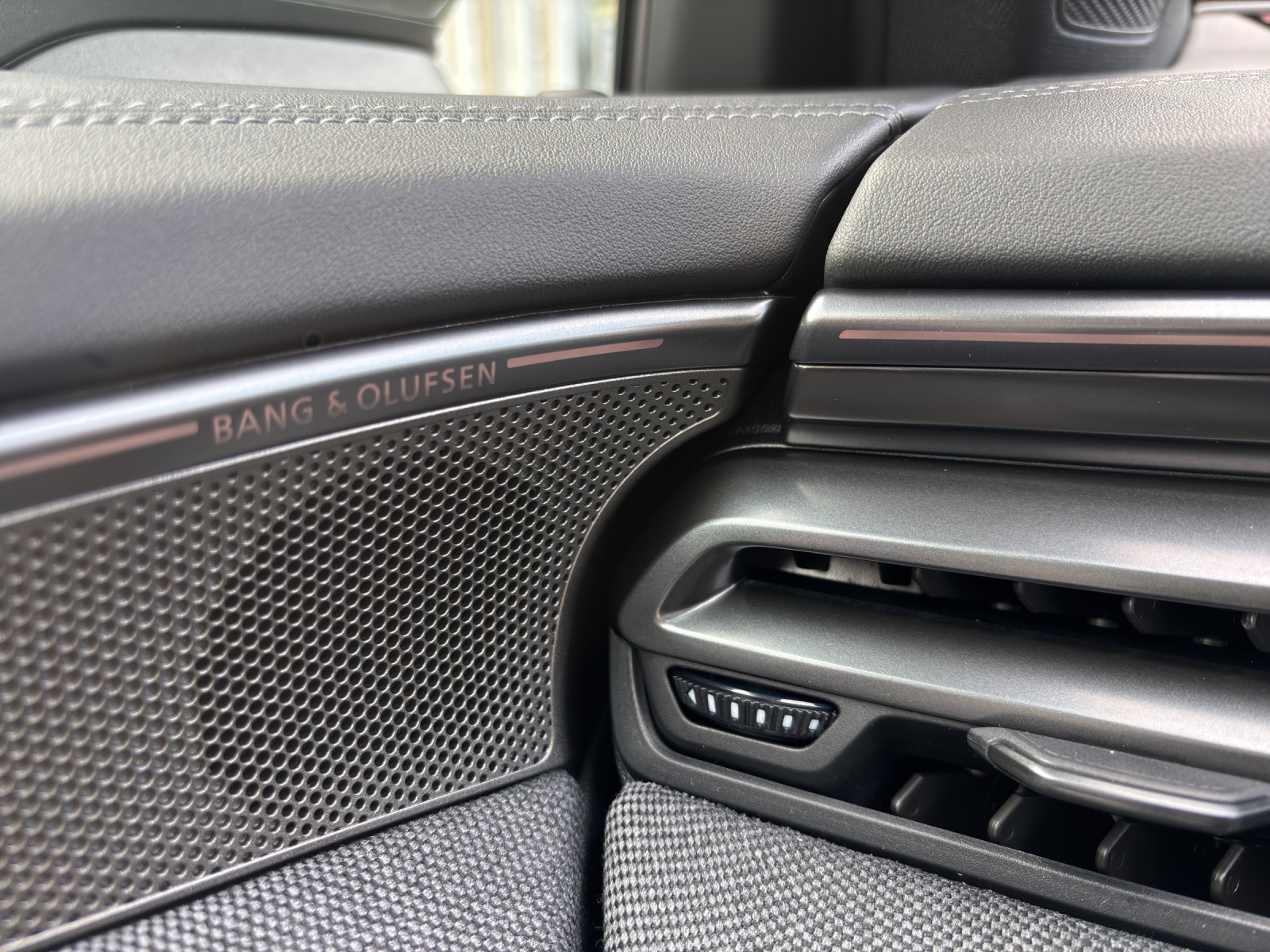 AUDI A5 Avant TDI quattro 150 kW Attraction S tronic-image-16