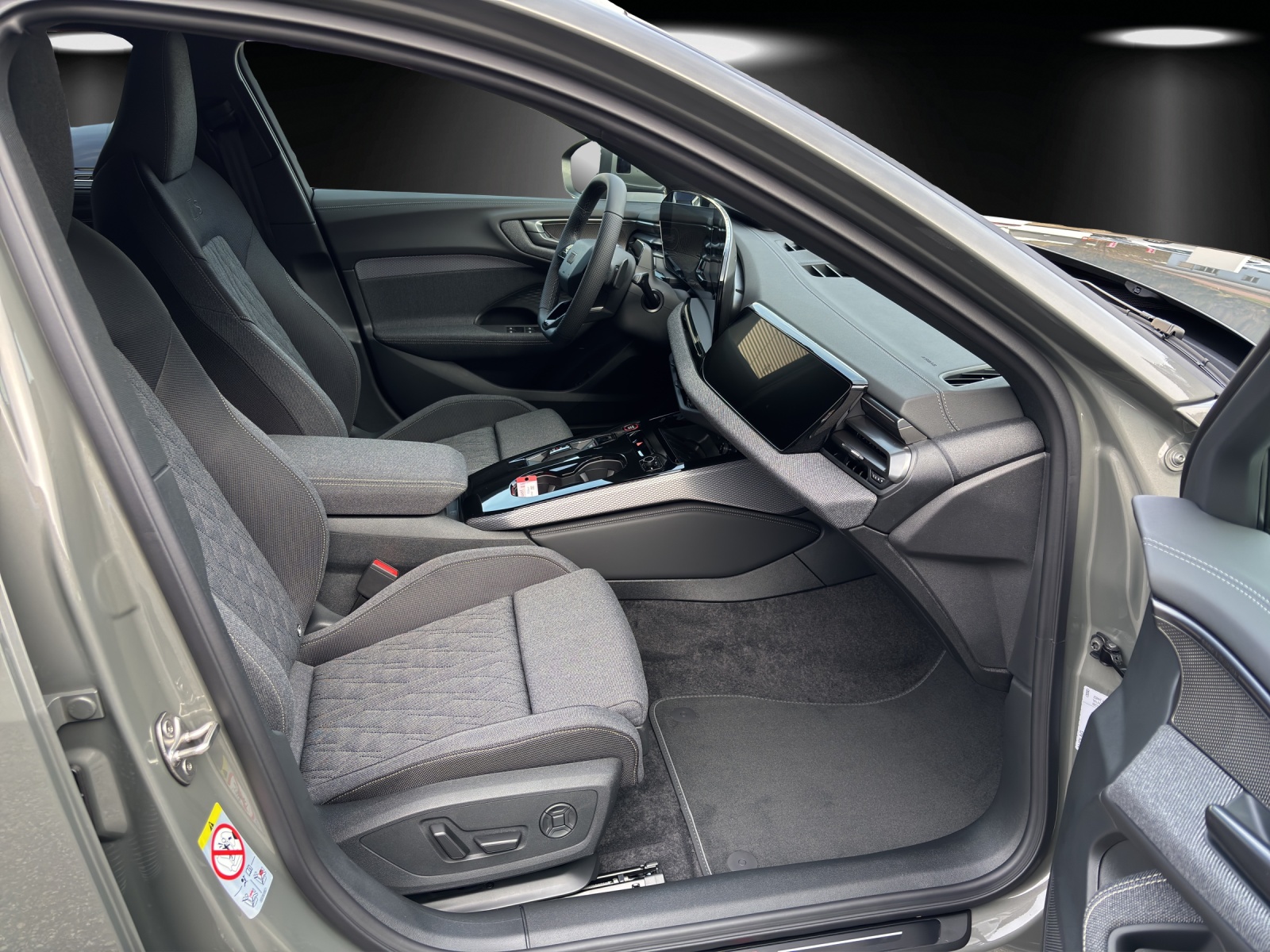 AUDI A5 Avant TDI quattro 150 kW Attraction S tronic-image-8
