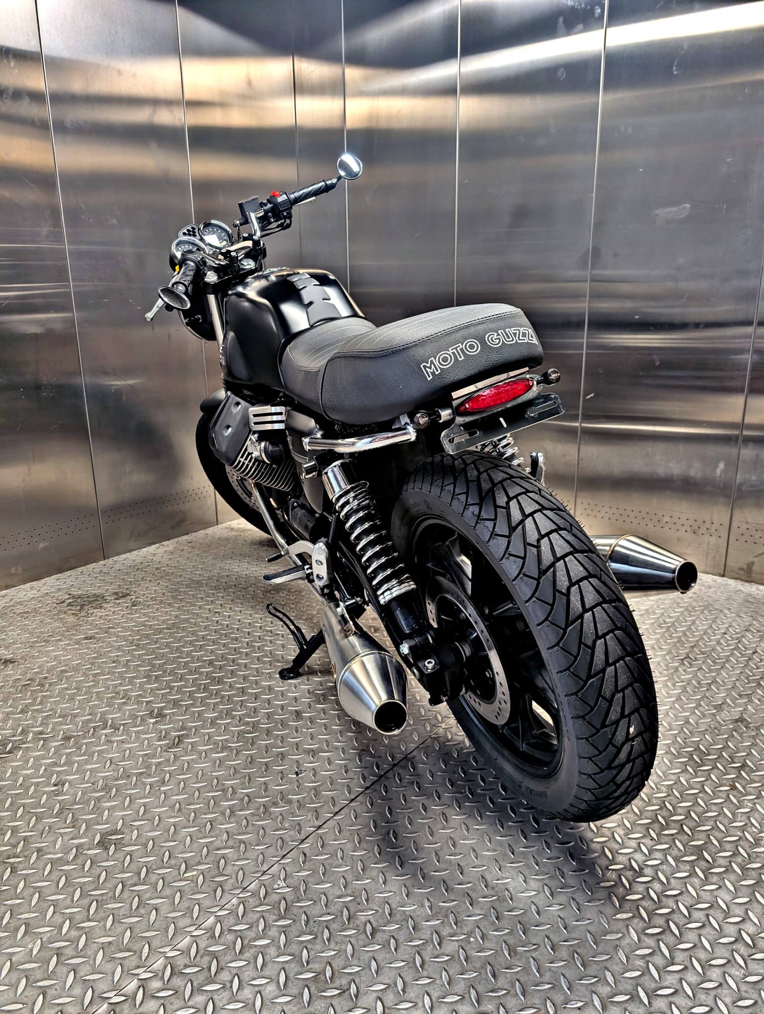 MOTO GUZZI 750-image-5