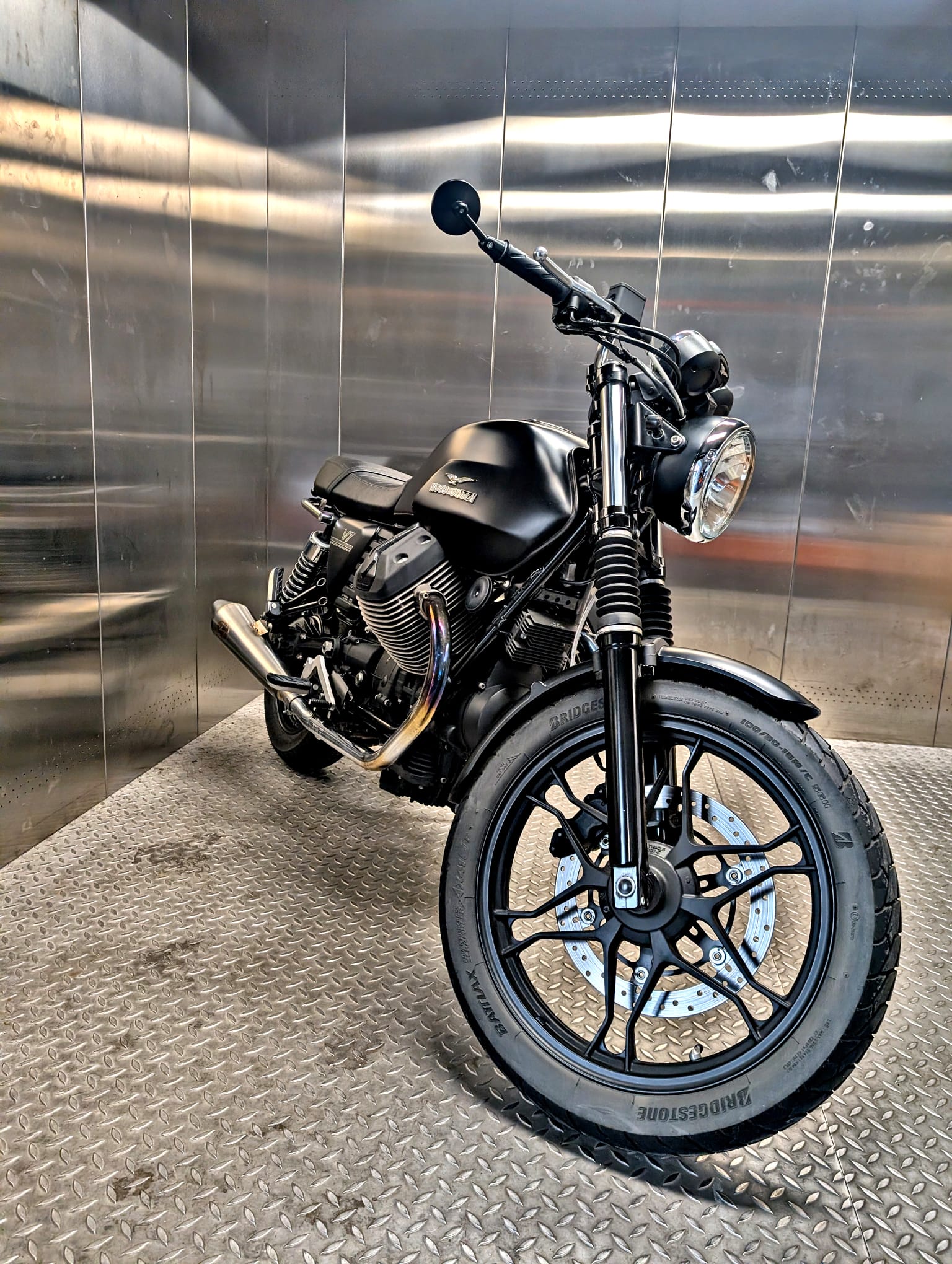 MOTO GUZZI 750-image-1