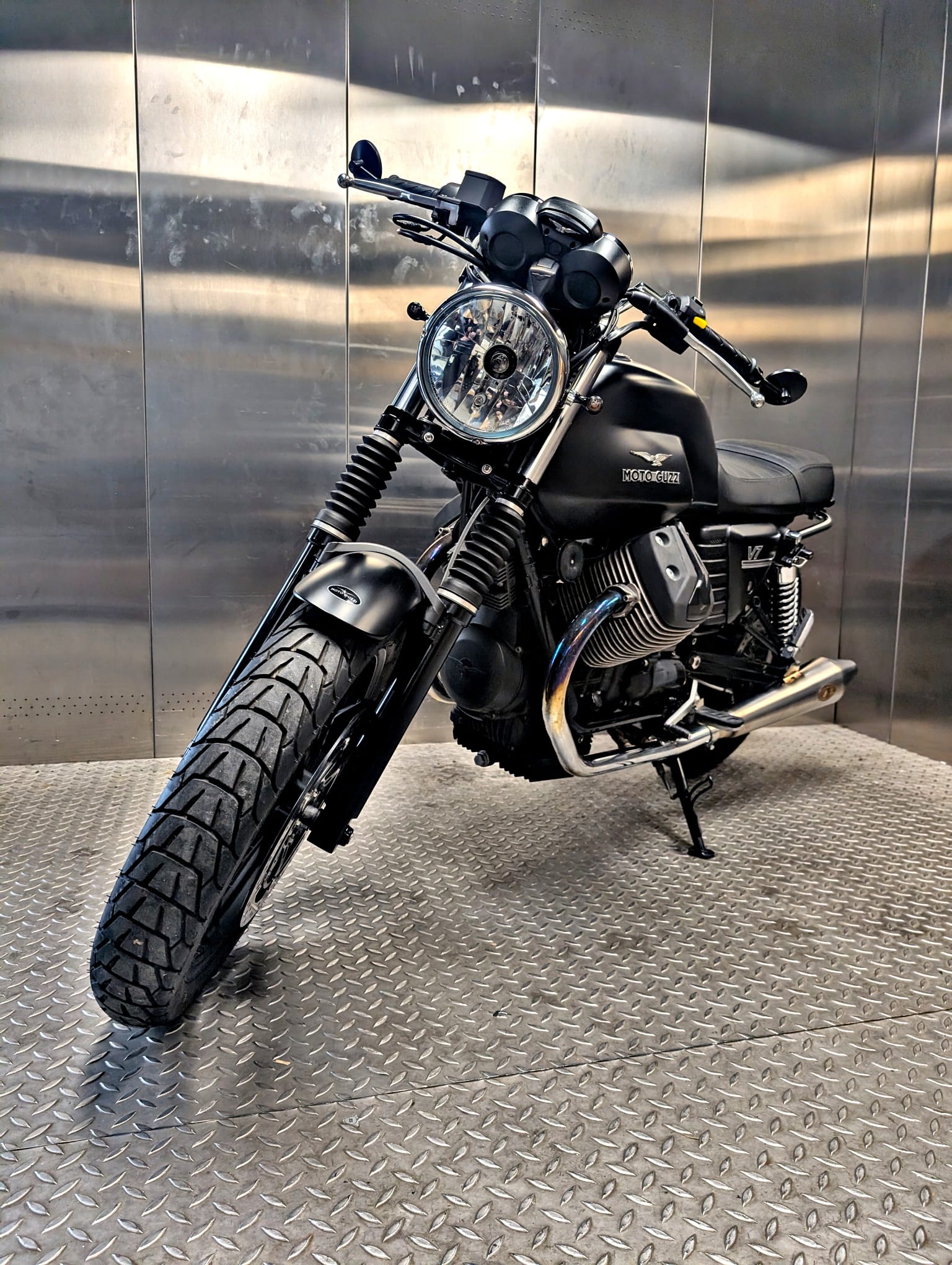 MOTO GUZZI 750