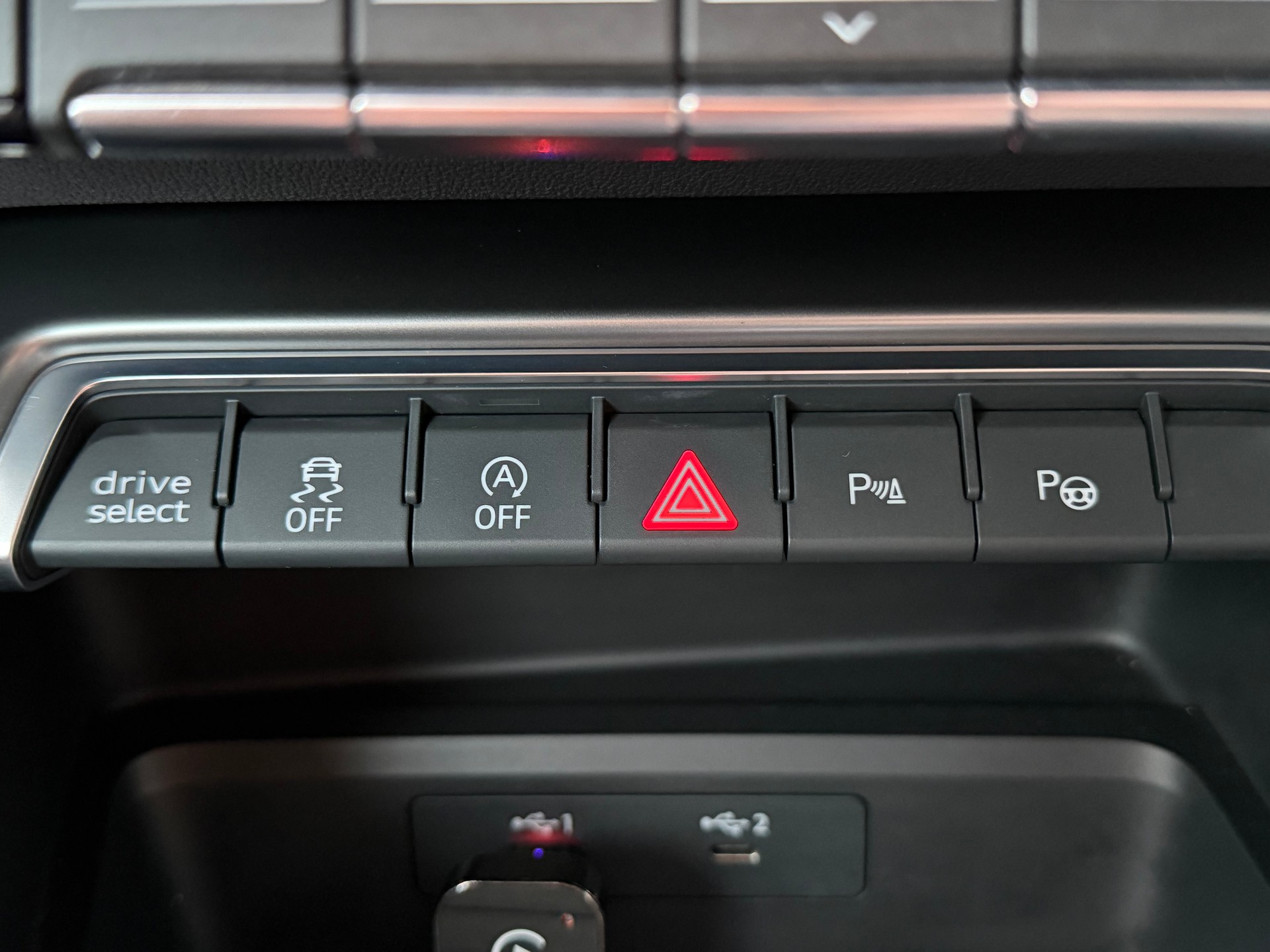 AUDI A3 Sportback 35 TFSI S line S-tronic-image-17