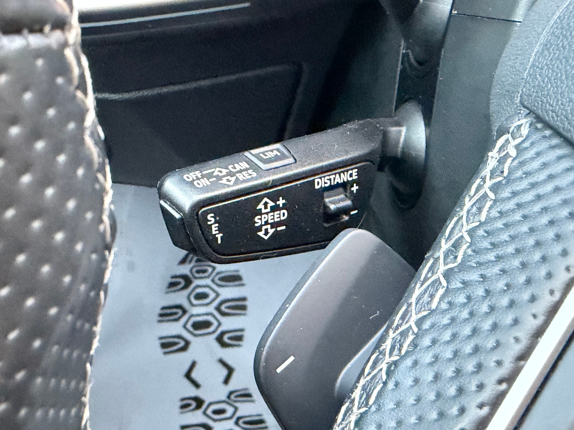 AUDI A3 Sportback 35 TFSI S line S-tronic-image-20
