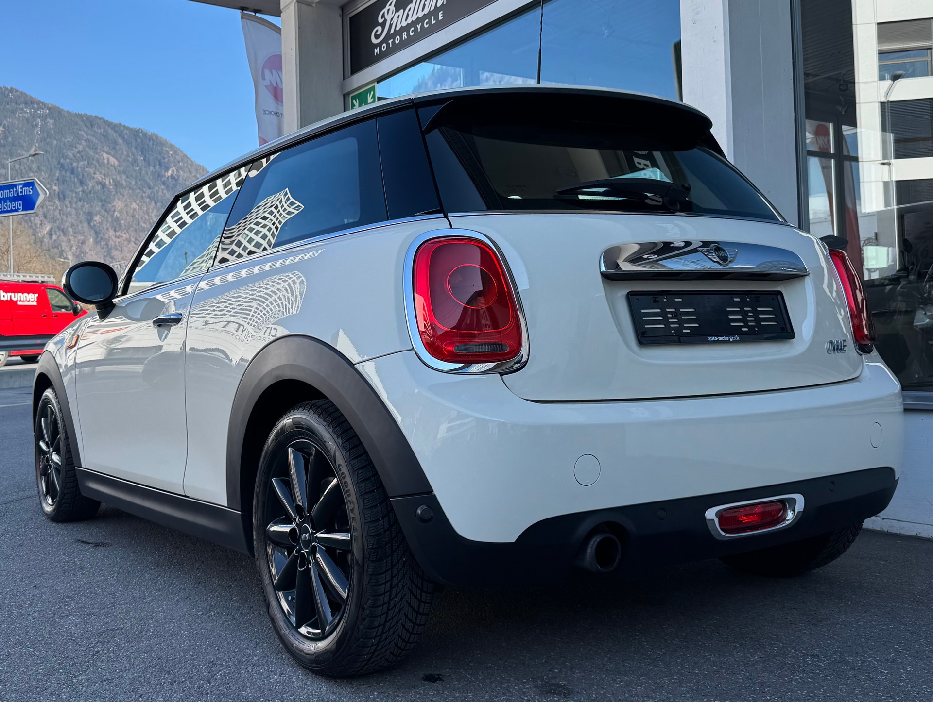 MINI One-image-3