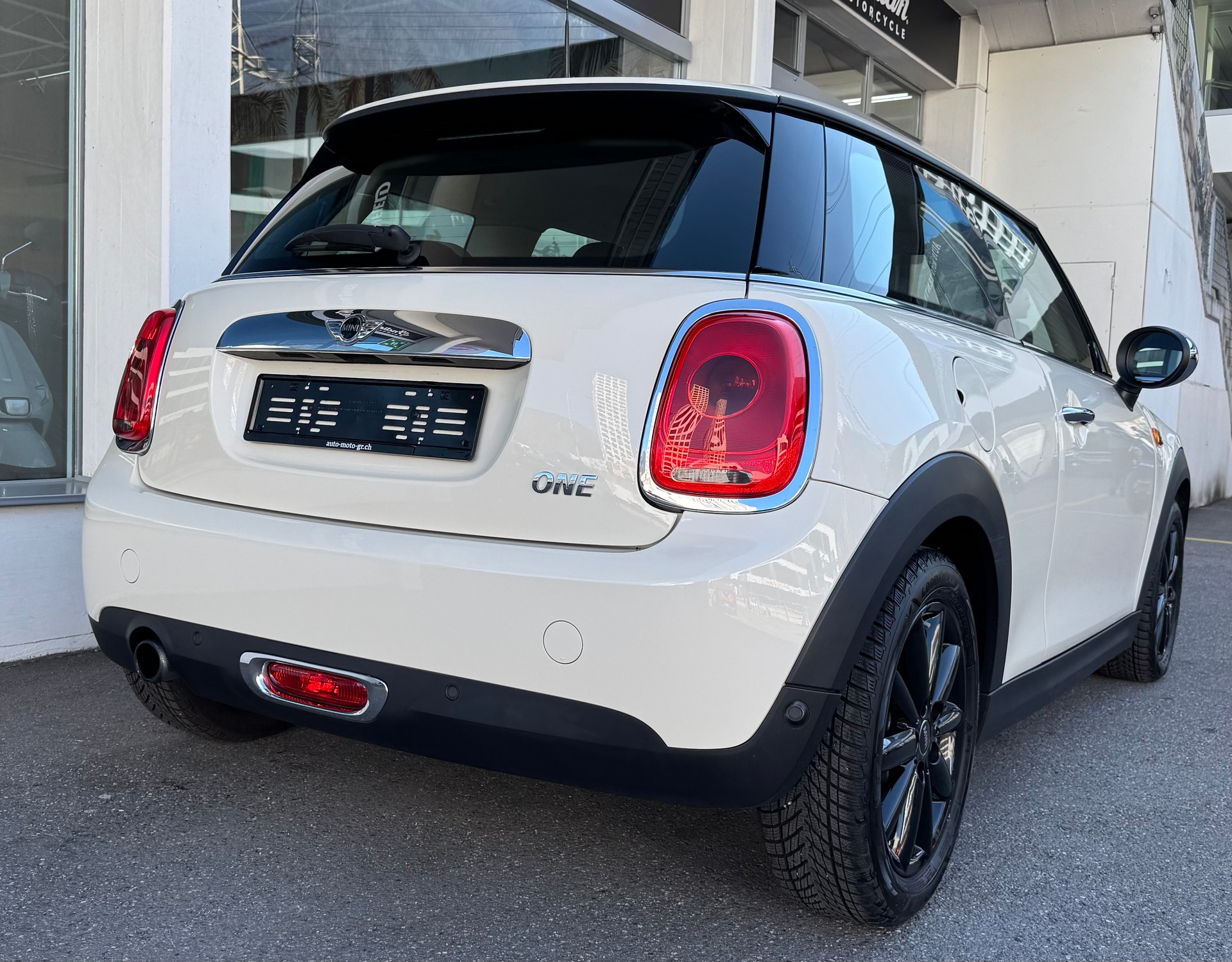 MINI One-image-4