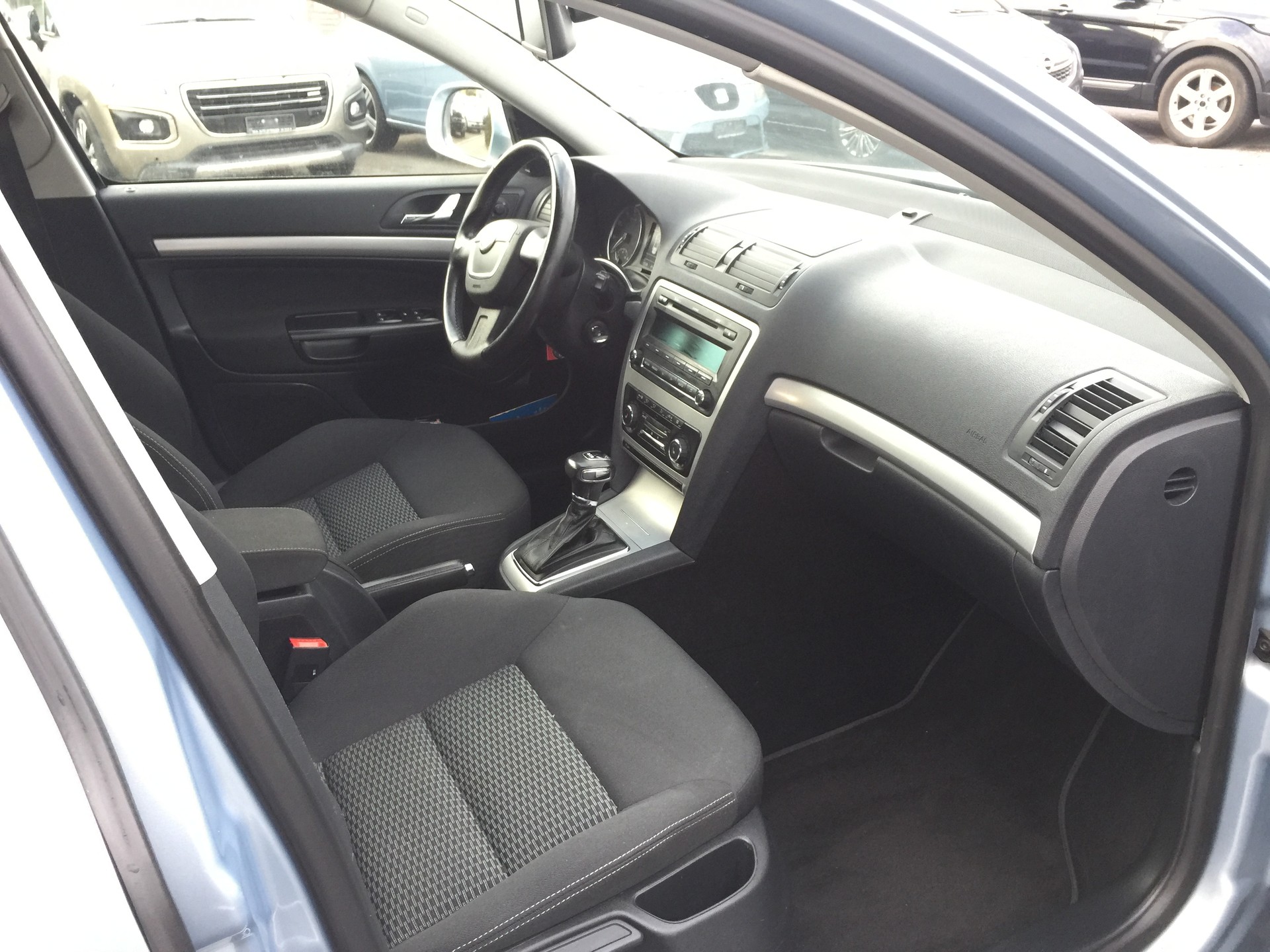 SKODA Octavia 1.4 TSI Elegance-image-9