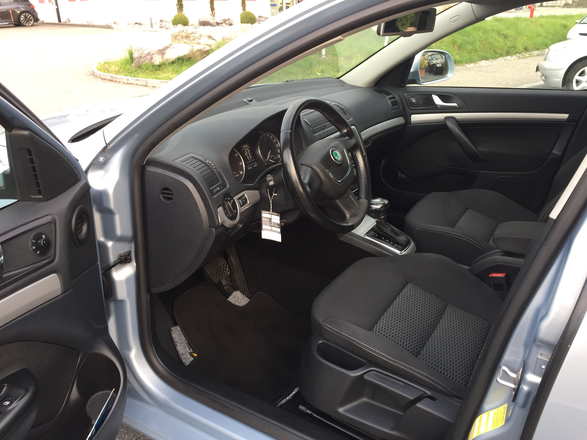 SKODA Octavia 1.4 TSI Elegance-image-10