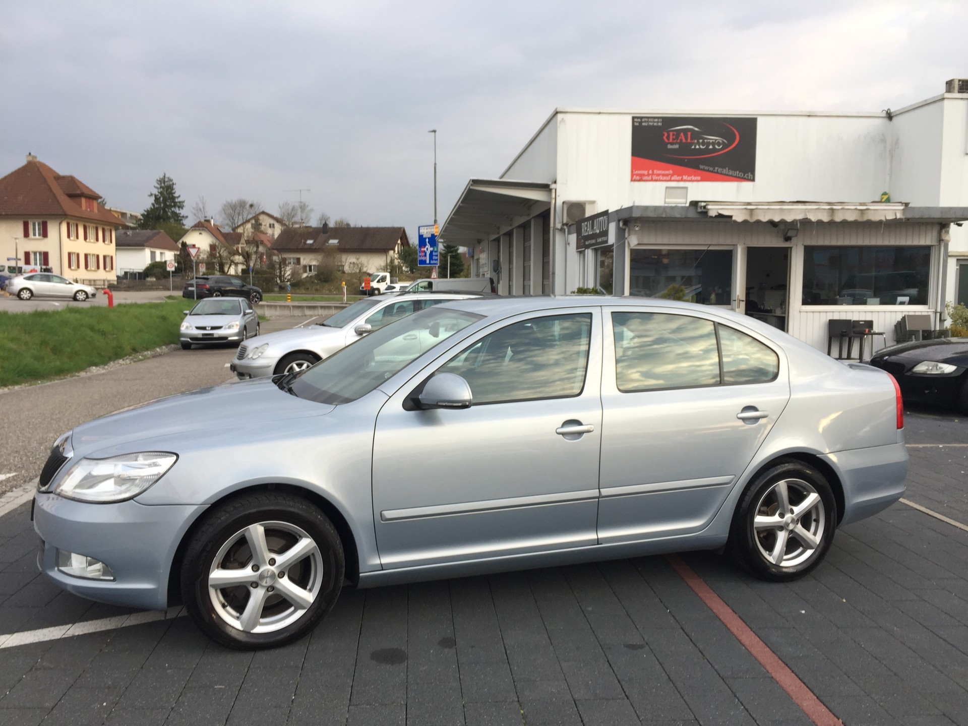 SKODA Octavia 1.4 TSI Elegance-image-13