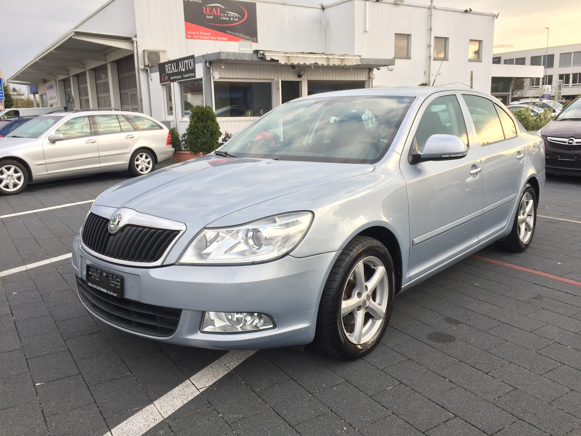 SKODA Octavia 1.4 TSI Elegance-image-2