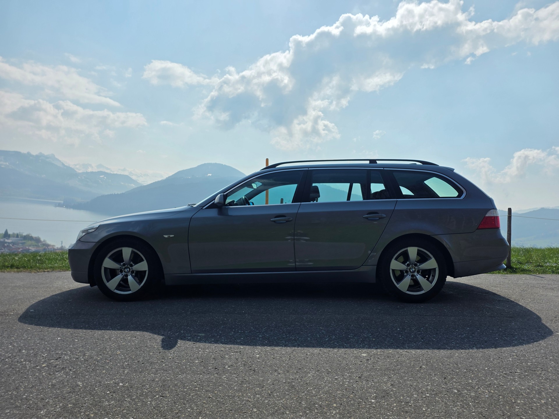 BMW 525i Touring Steptronic-image-2