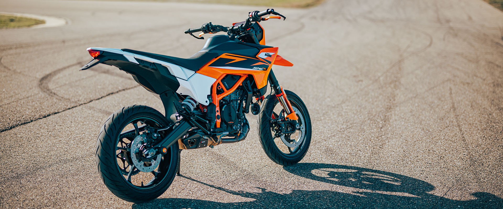 KTM 125 SMC R-showroom-element-3
