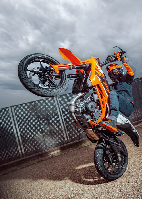 KTM 125 SMC R-showroom-element-2