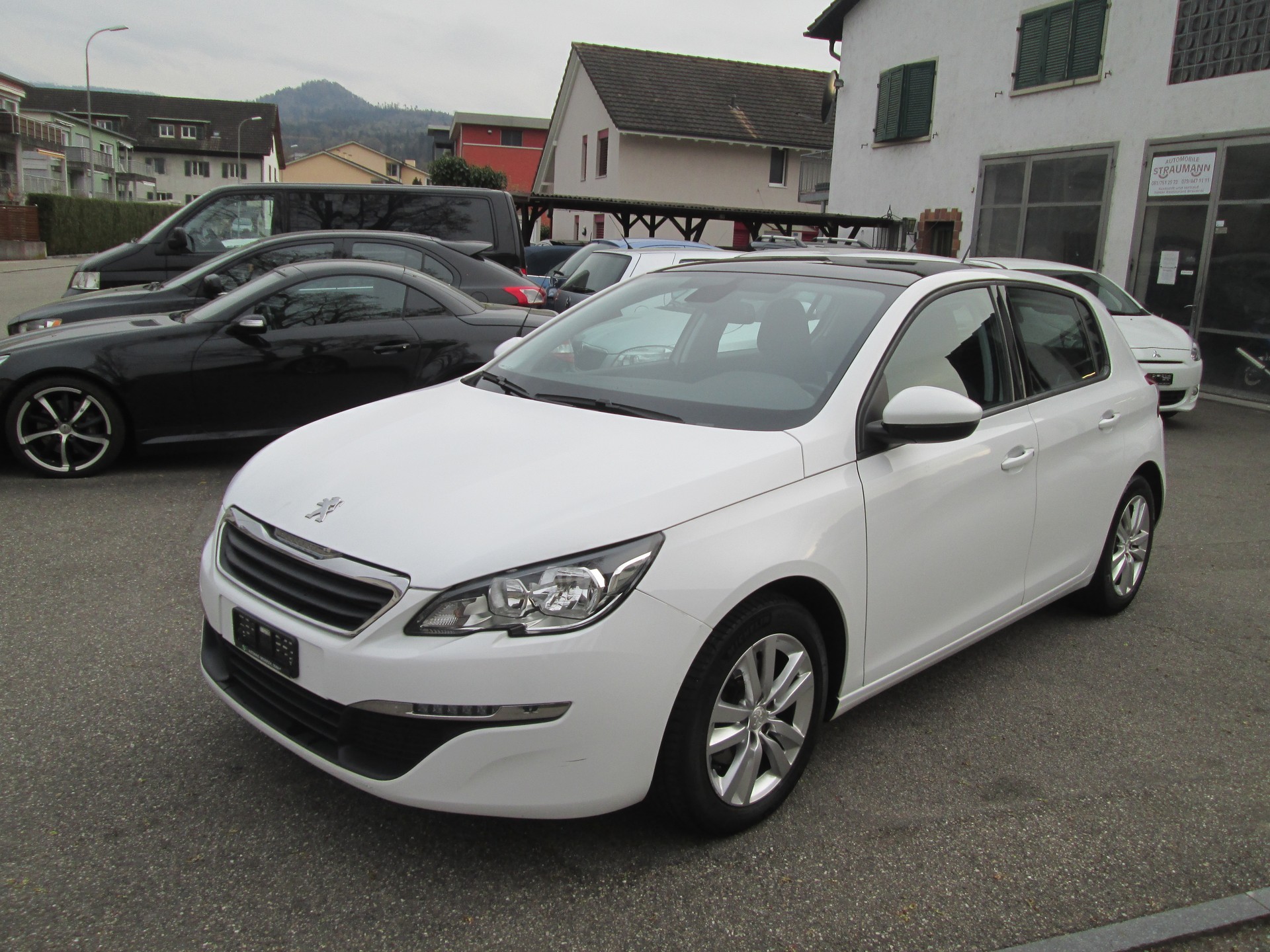 PEUGEOT 308 1.2 THP Active-image-0