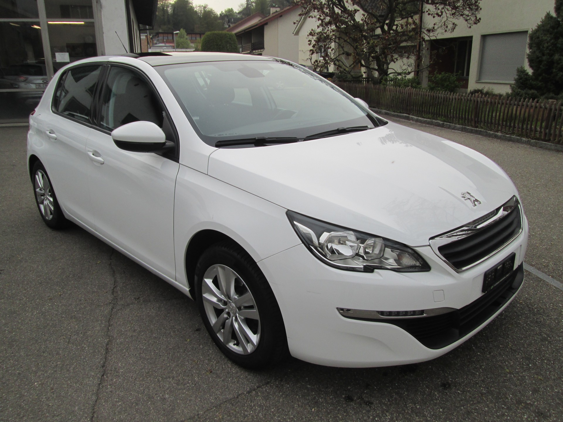 PEUGEOT 308 1.2 THP Active-image-3
