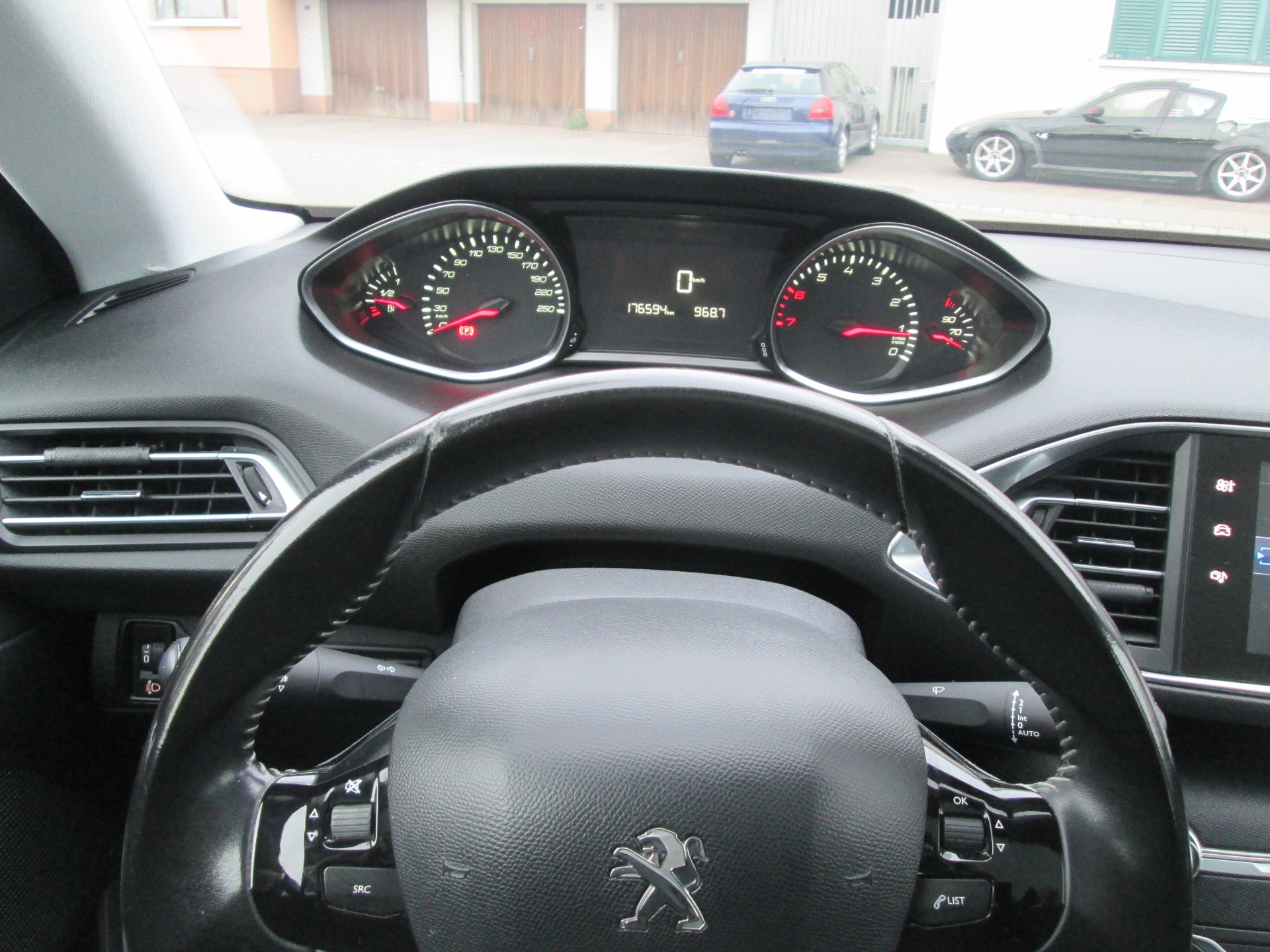 PEUGEOT 308 1.2 THP Active-image-6