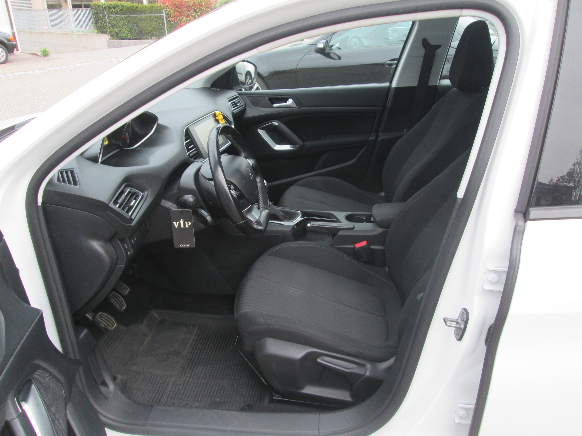 PEUGEOT 308 1.2 THP Active-image-5