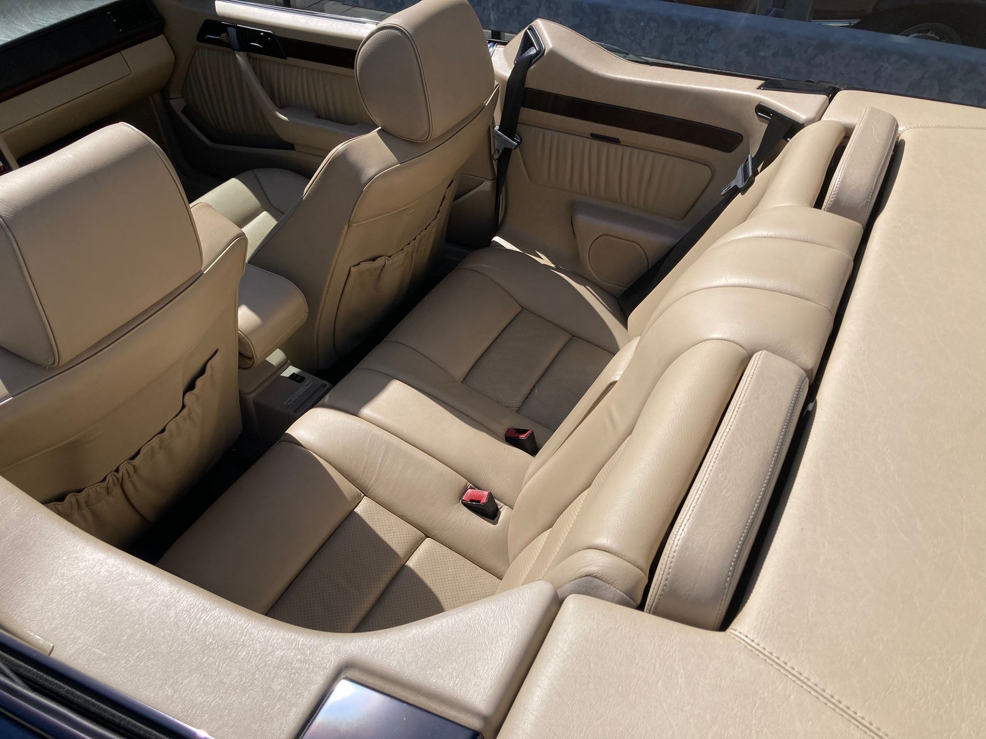 MERCEDES-BENZ E 320 Cabrio-image-16