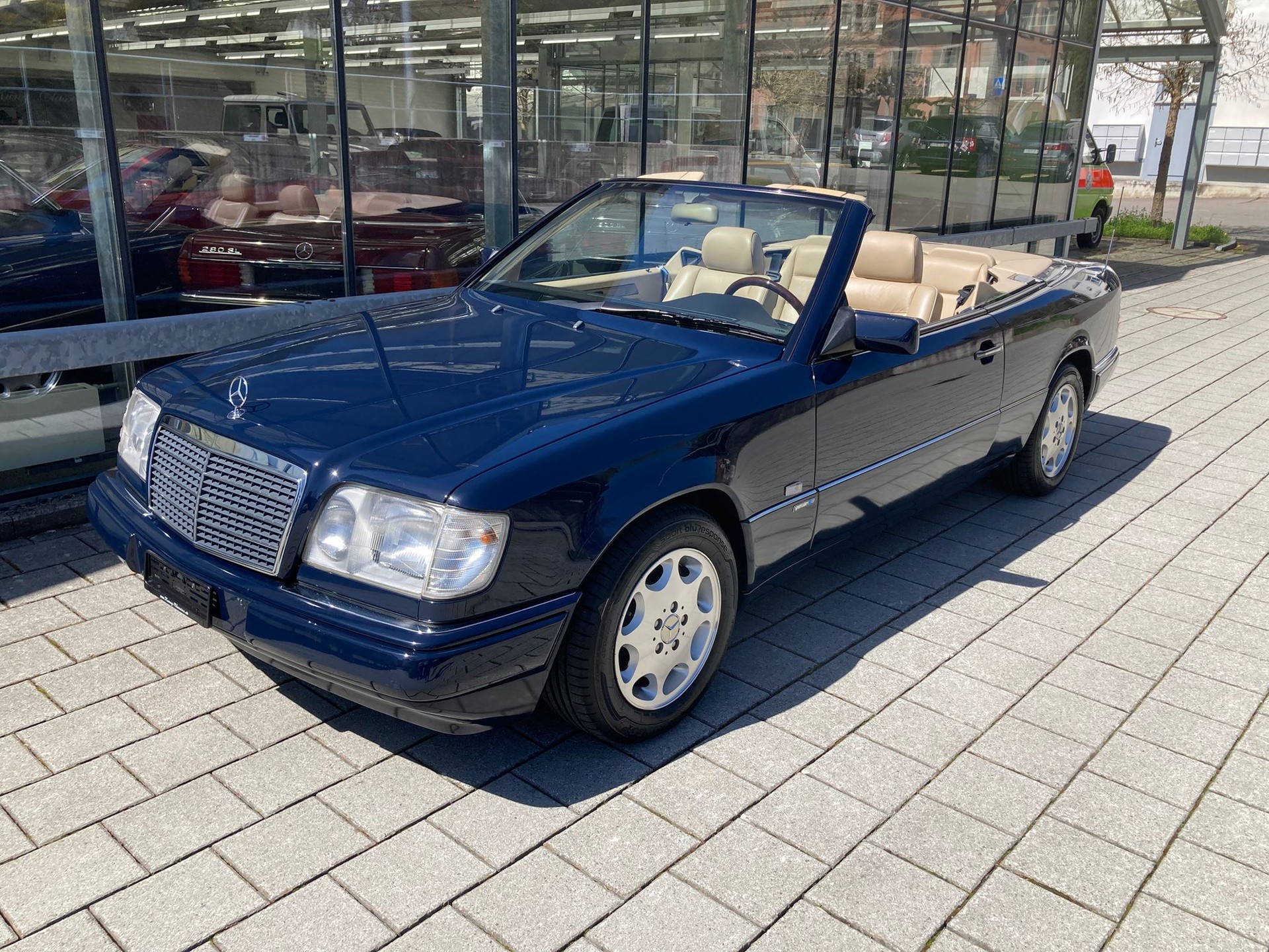 MERCEDES-BENZ E 320 Cabrio