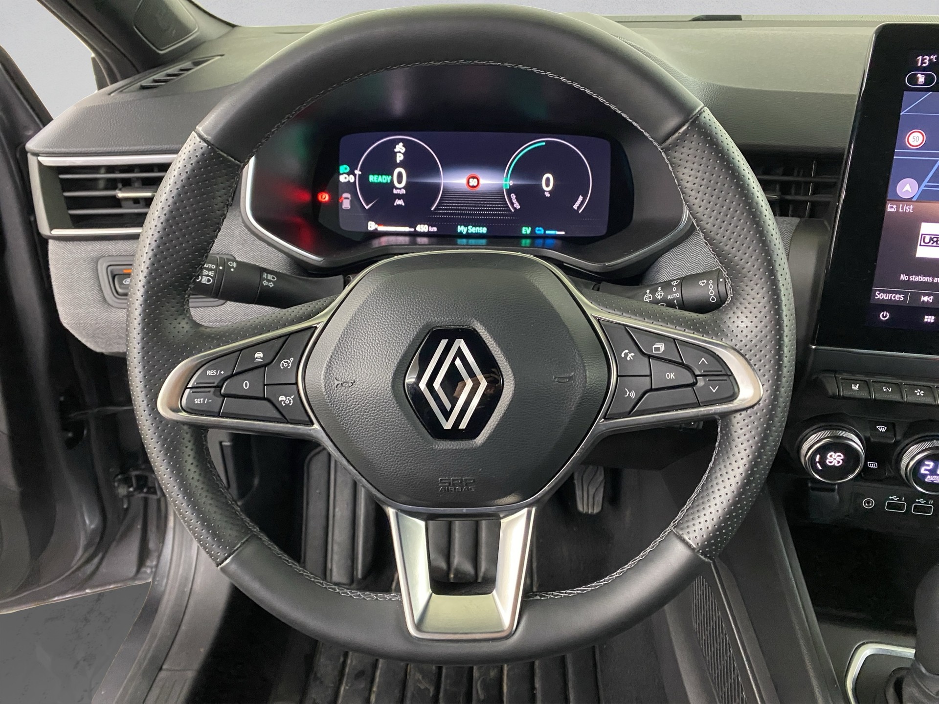 RENAULT Clio 1.6 E-Tech Techno-image-7