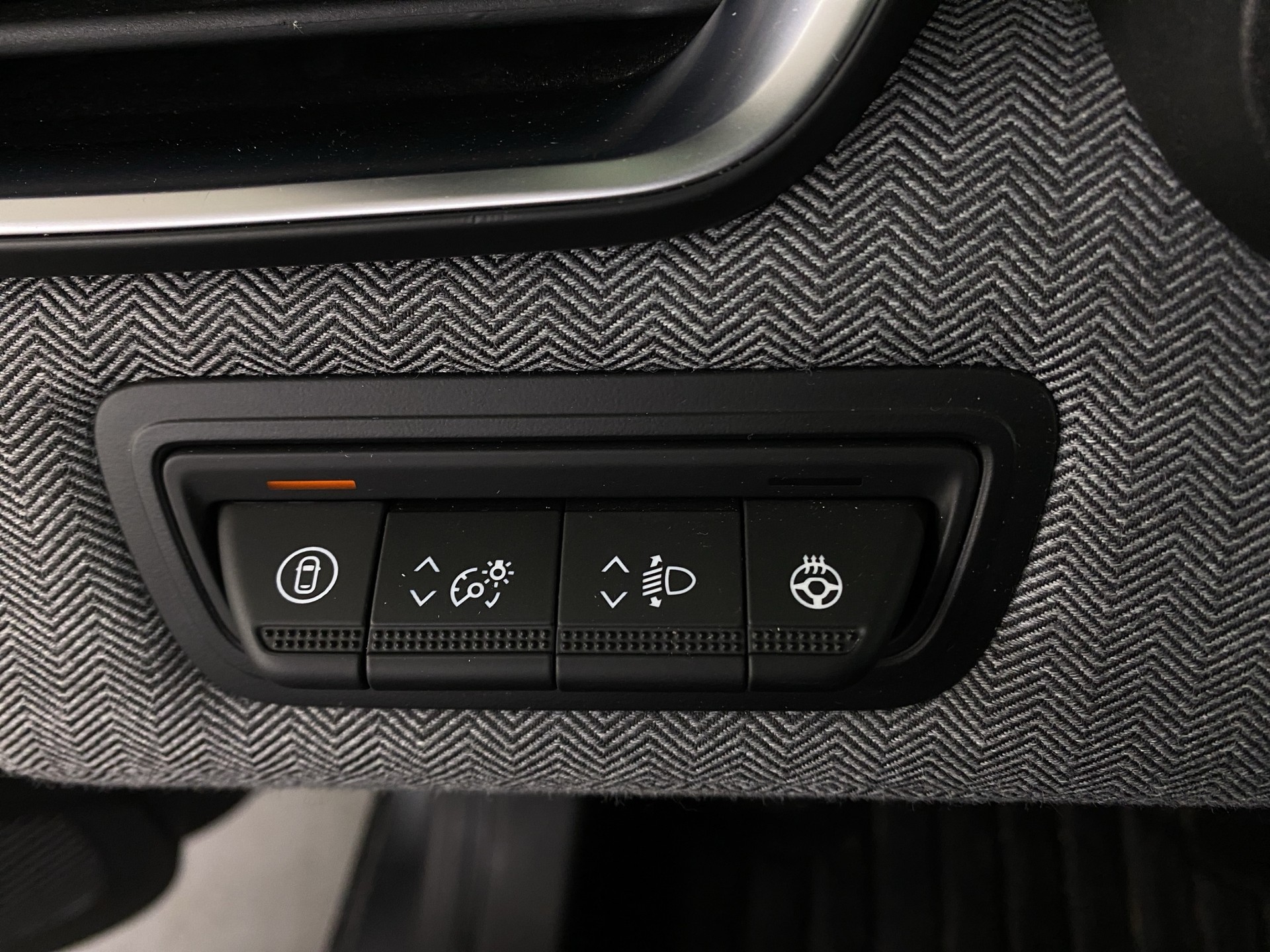 RENAULT Clio 1.6 E-Tech Techno-image-18