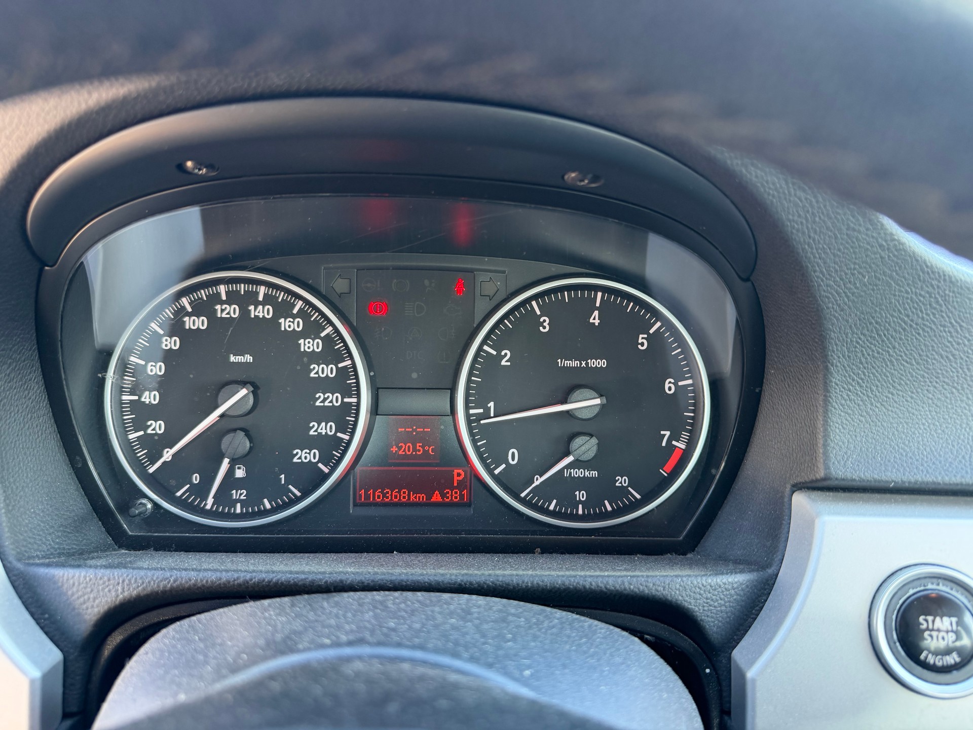 BMW 320i Access Steptronic-image-11