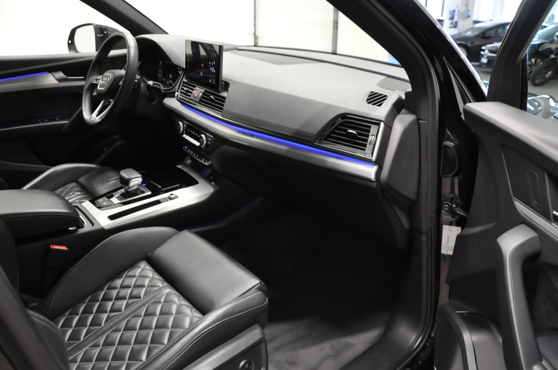 AUDI Q5 Sportback 40 TDI S-Line Blackedition quattro S-tronic-image-11