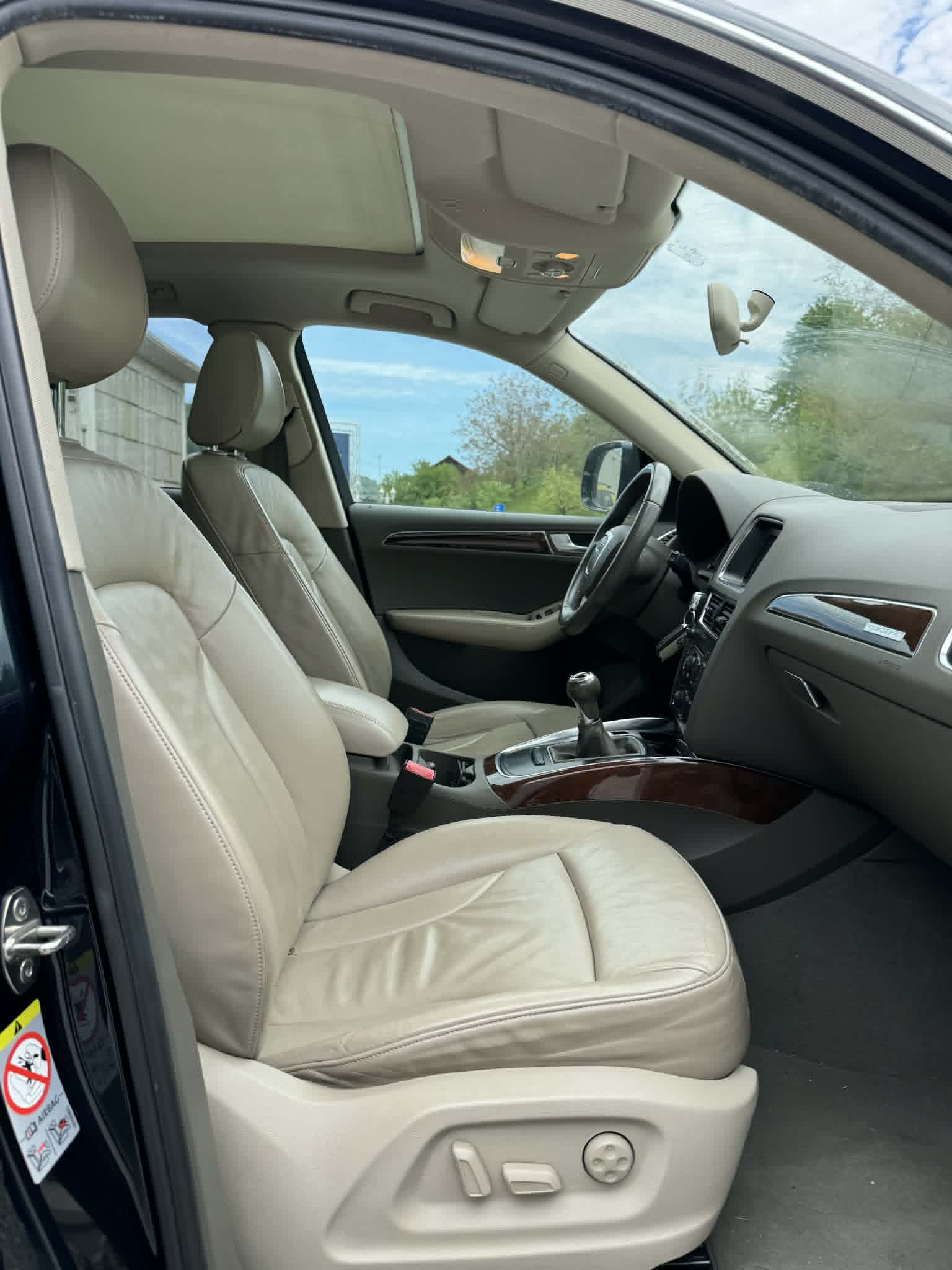 AUDI Q5 2.0 TFSI quattro-image-11