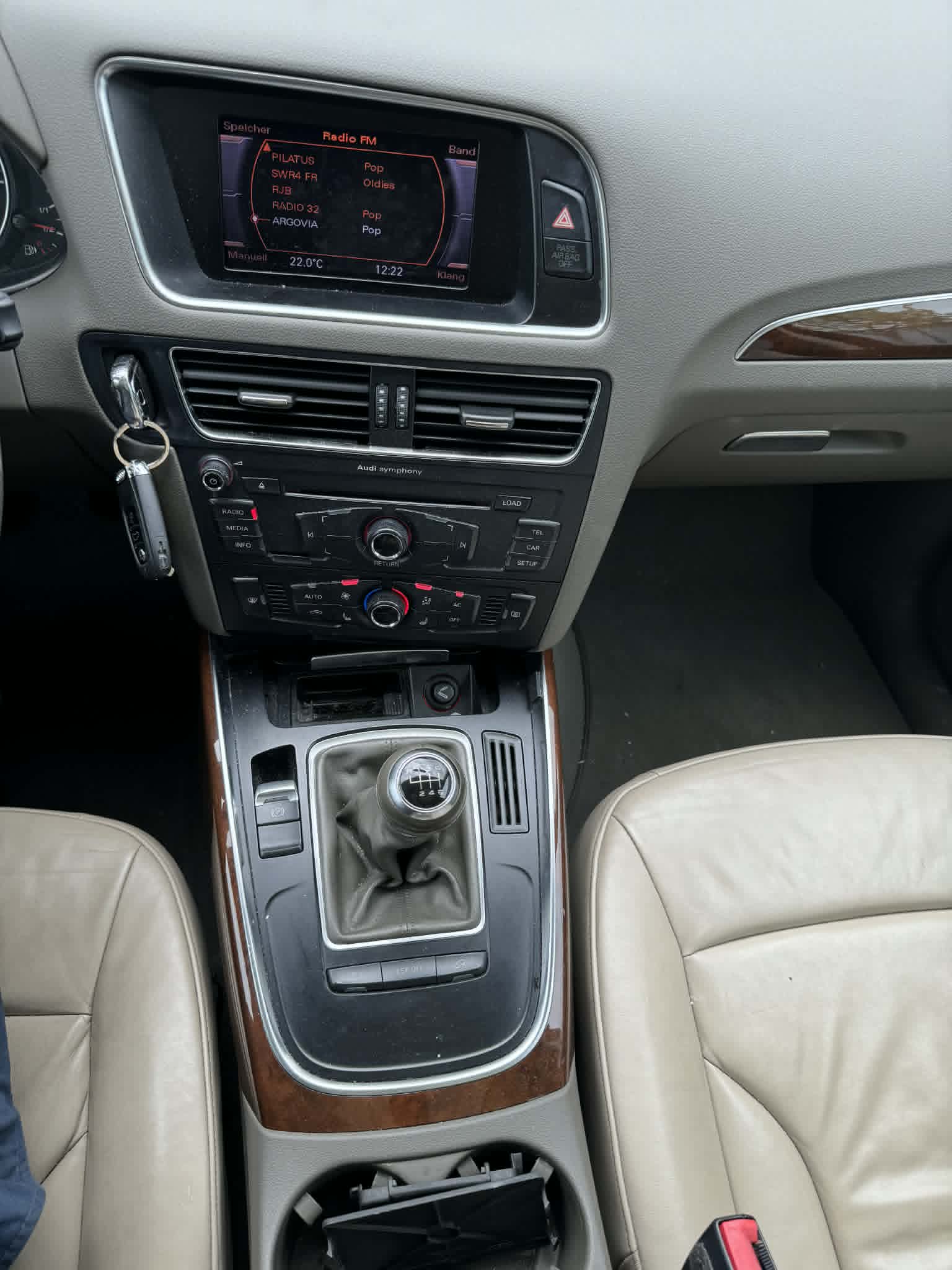 AUDI Q5 2.0 TFSI quattro-image-12