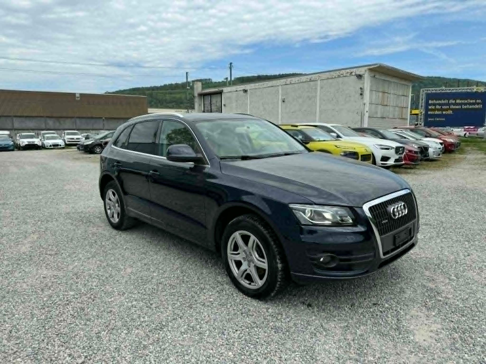 AUDI Q5 2.0 TFSI quattro-image-14