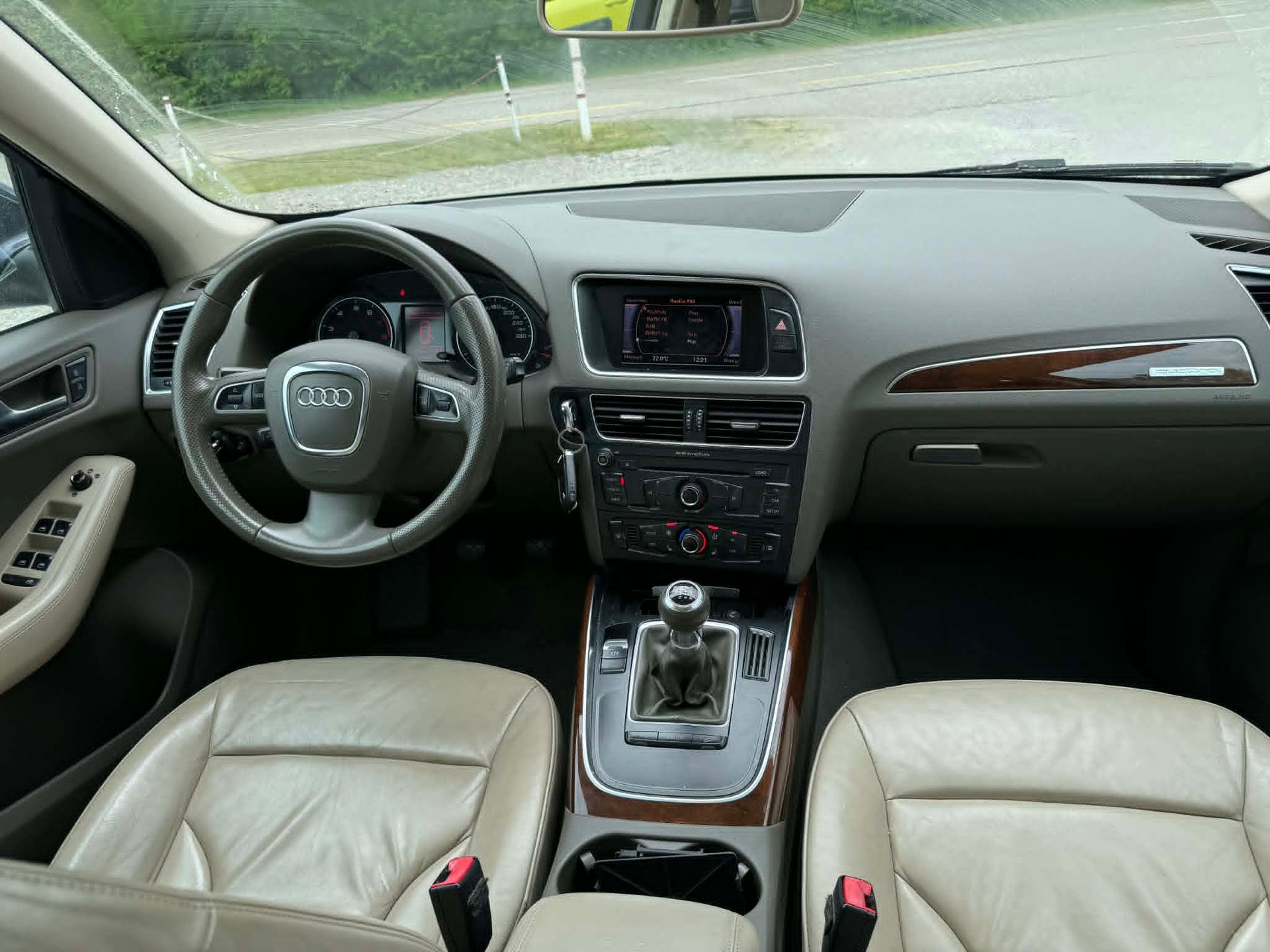 AUDI Q5 2.0 TFSI quattro-image-1