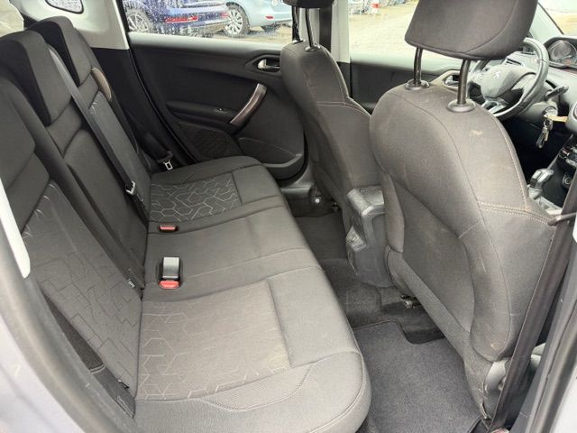 PEUGEOT 2008 1.6 VTI Style-image-9