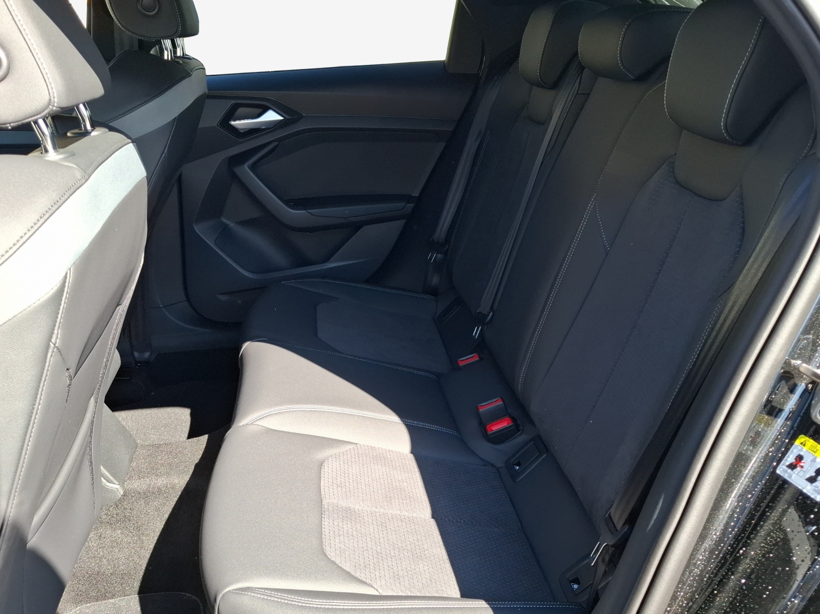 AUDI A1 Sportback 30 TFSI S Line S-tronic-image-12