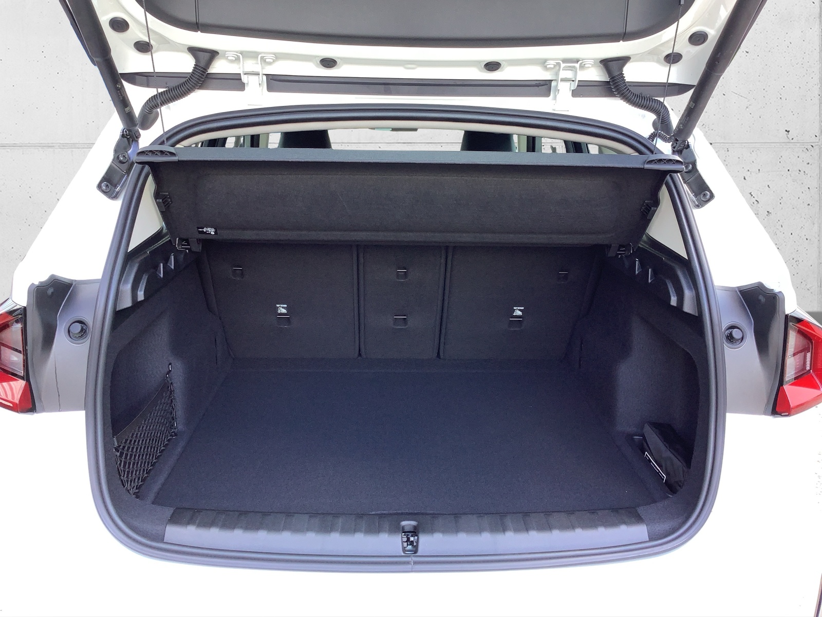 BMW X1 sDrive 18i-image-8