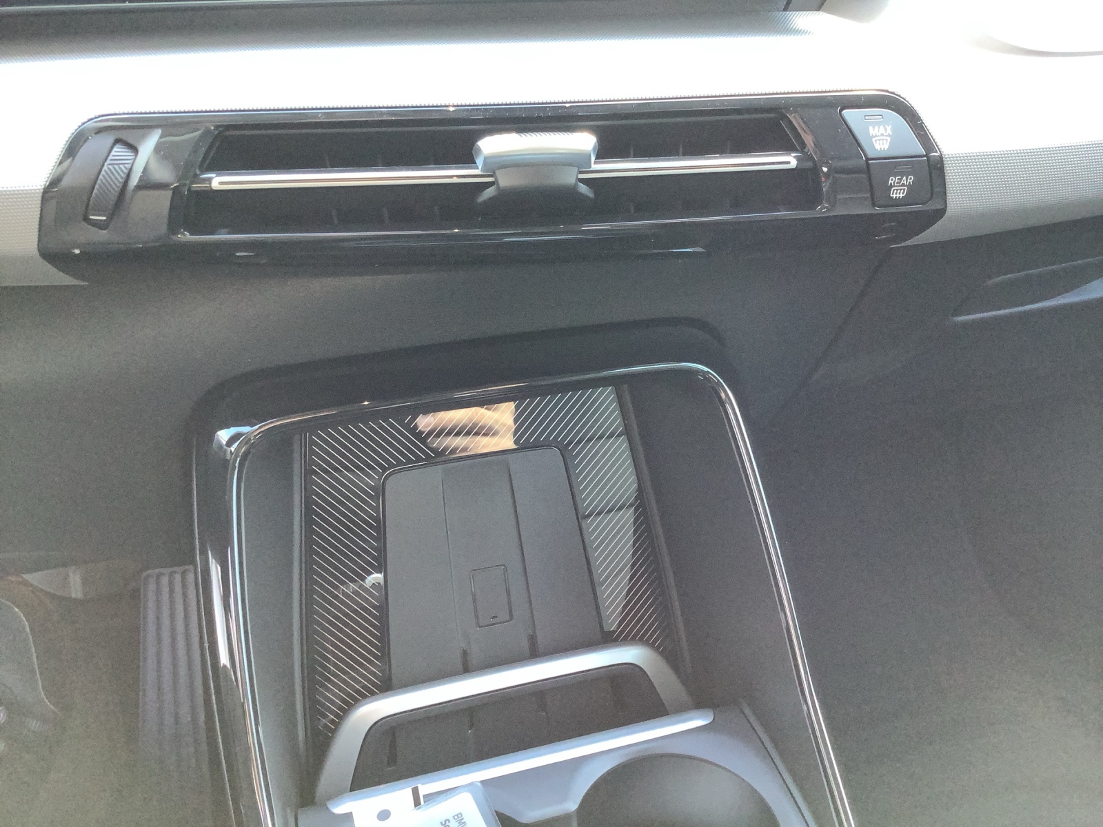 BMW X1 sDrive 18i-image-15