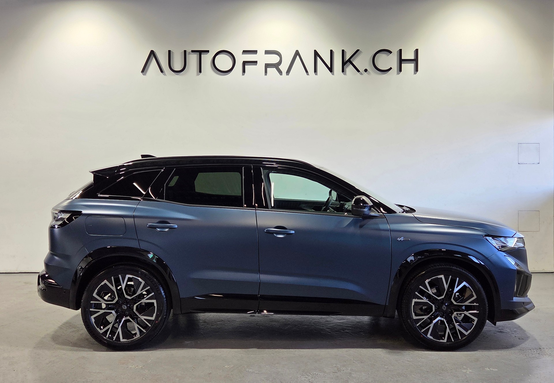RENAULT Austral 1.2 E-Tech esprit Alpine-showroom-element-1