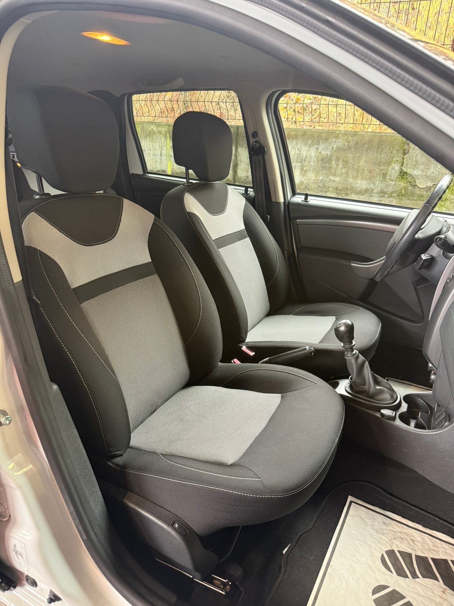 DACIA Duster 1.2 T Ambiance 4x2 //NEU AB MFK!-image-9
