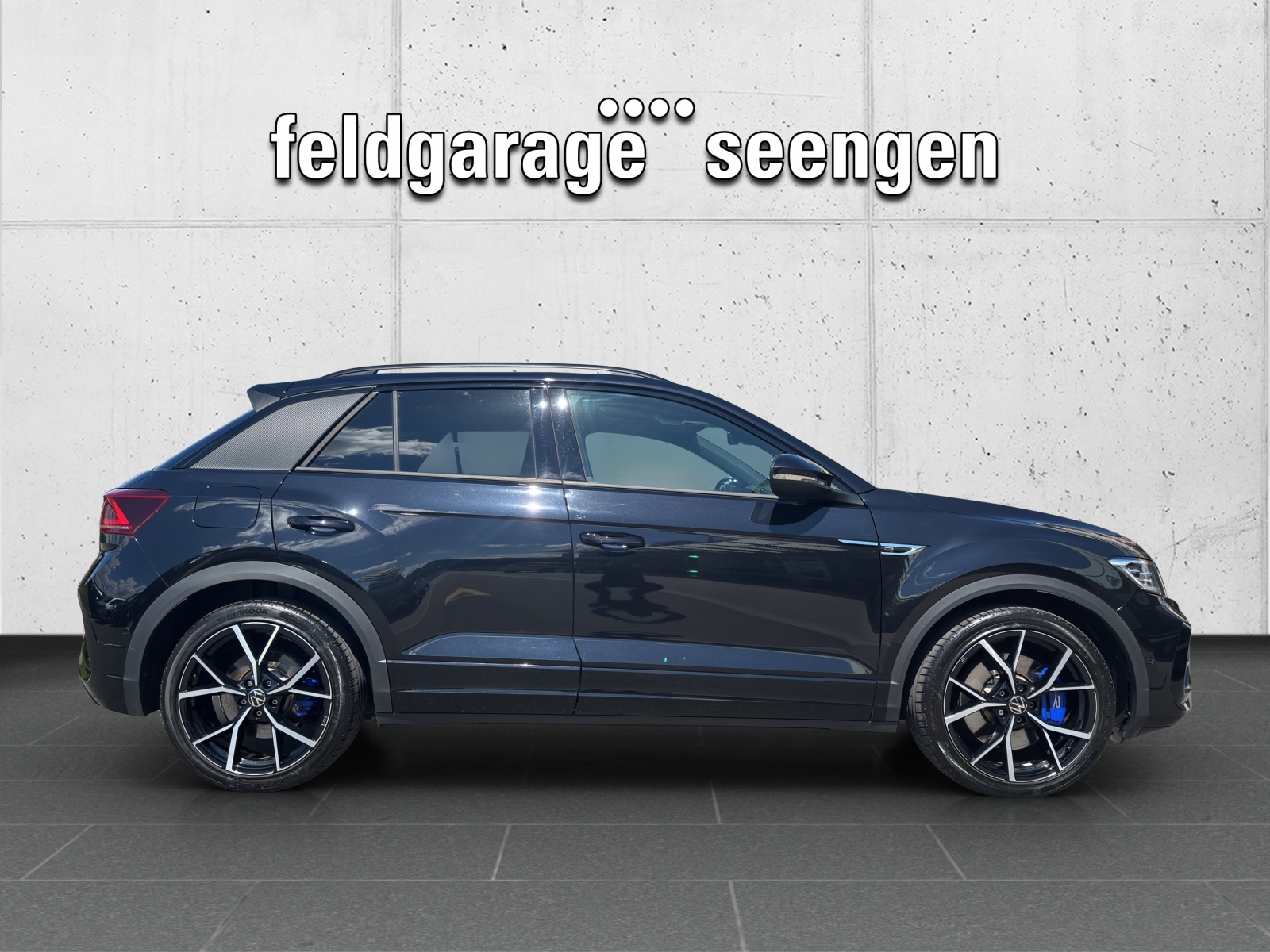 VW New T-Roc 2.0 TSI R DSG 4Motion mit AHK & Akrapovic-image-3