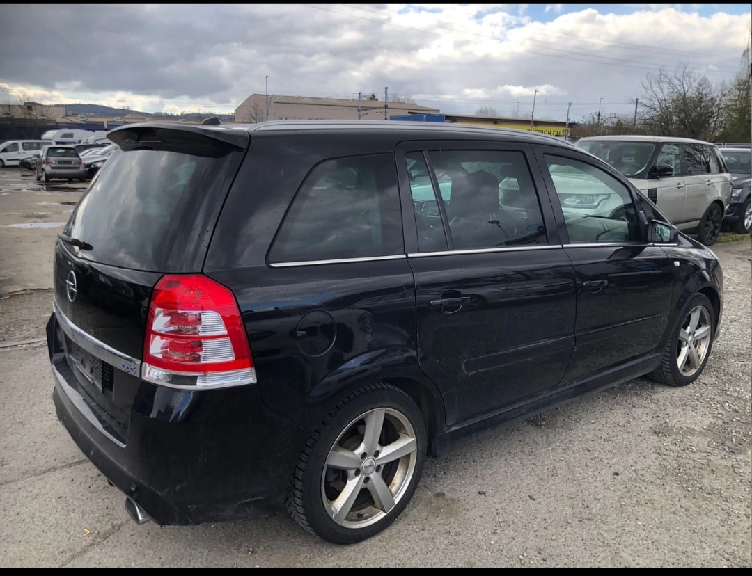 OPEL Zafira 2.0i 16V Turbo OPC-image-5