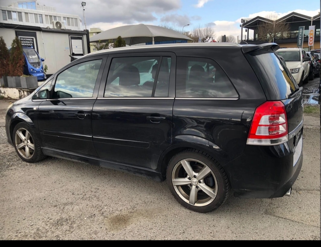 OPEL Zafira 2.0i 16V Turbo OPC-image-4