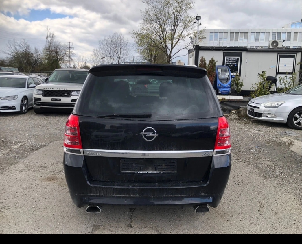 OPEL Zafira 2.0i 16V Turbo OPC-image-6