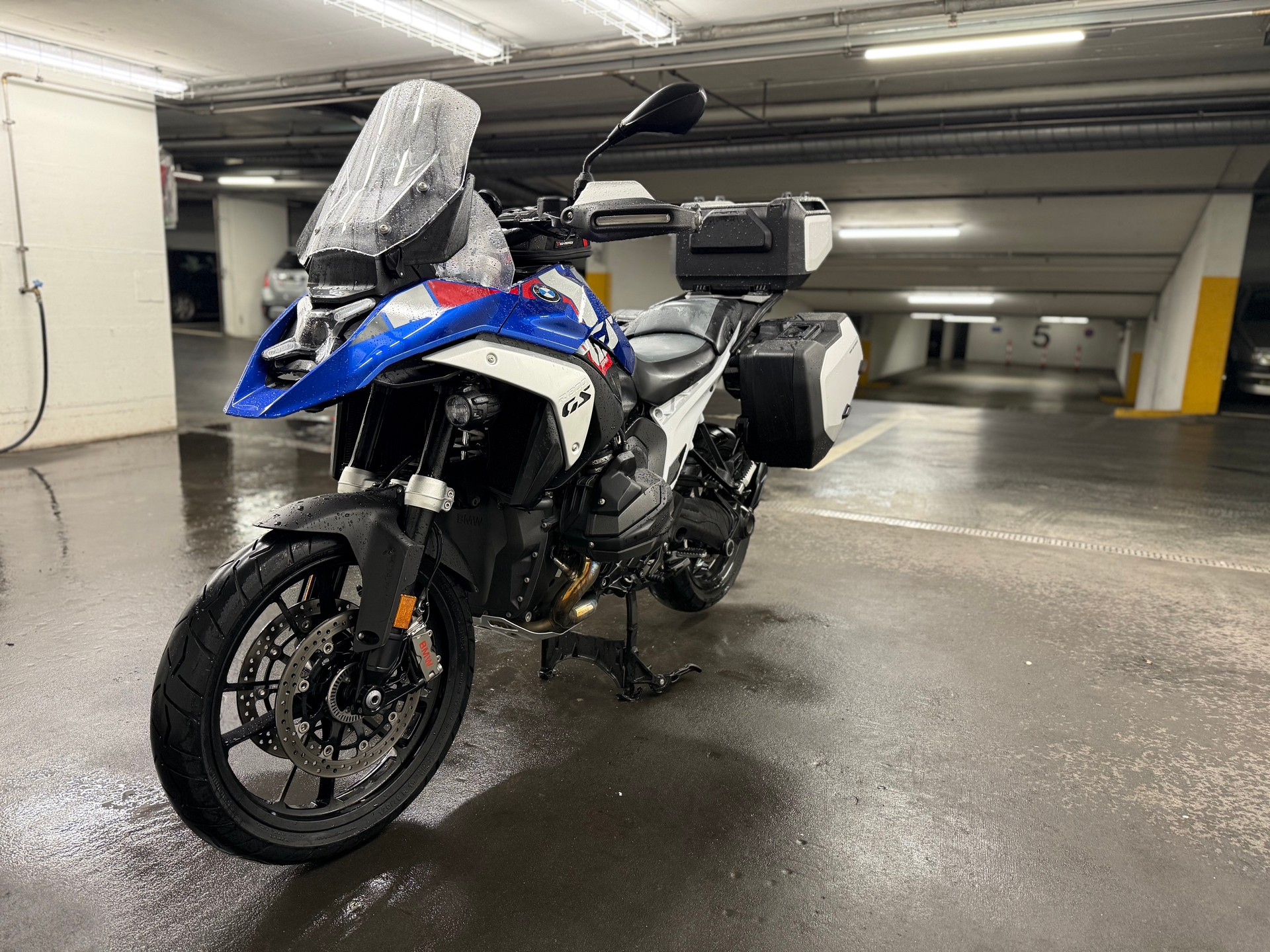 BMW R 1300 GS-image-2